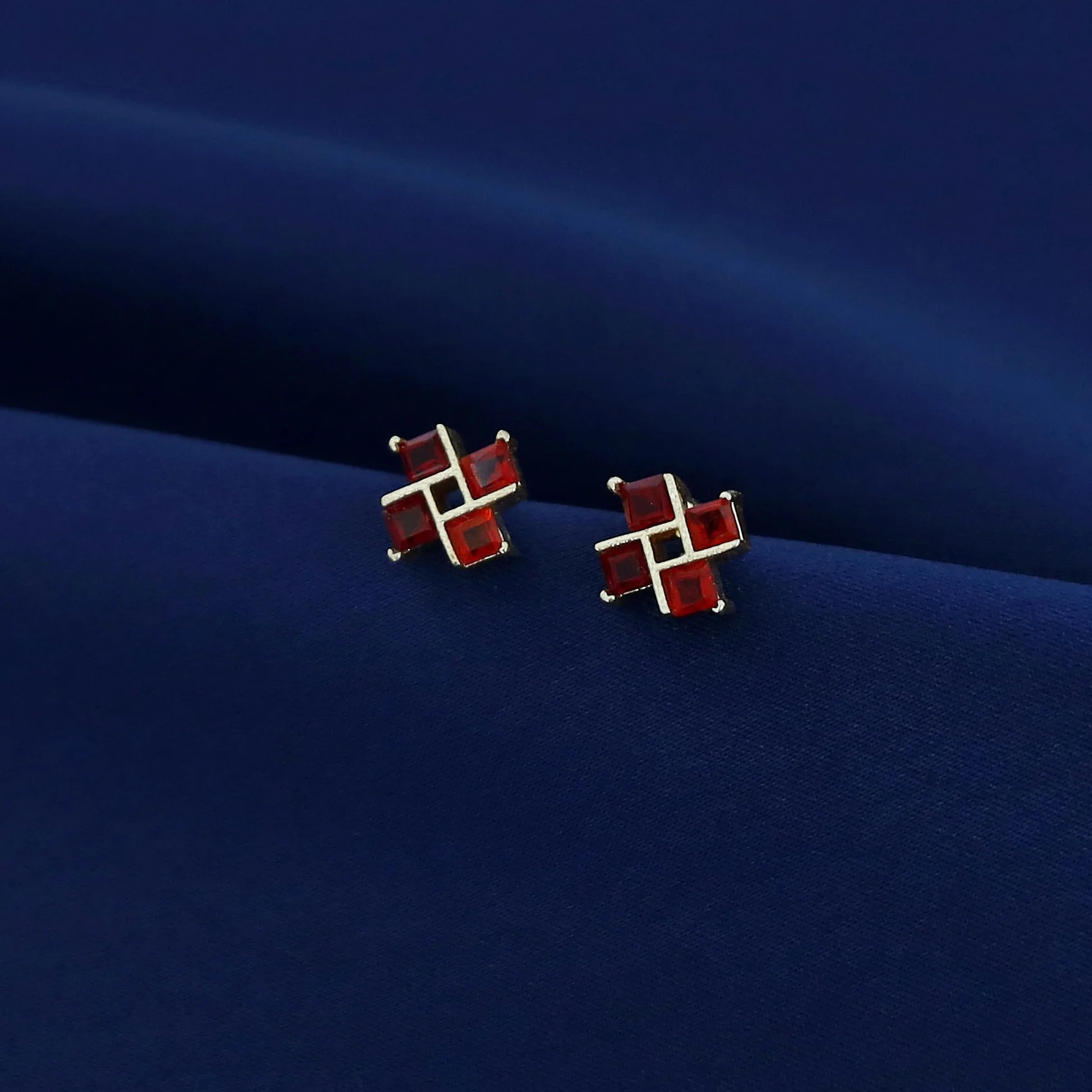Lexie Tetra Glossy Stone Stud - Image 2