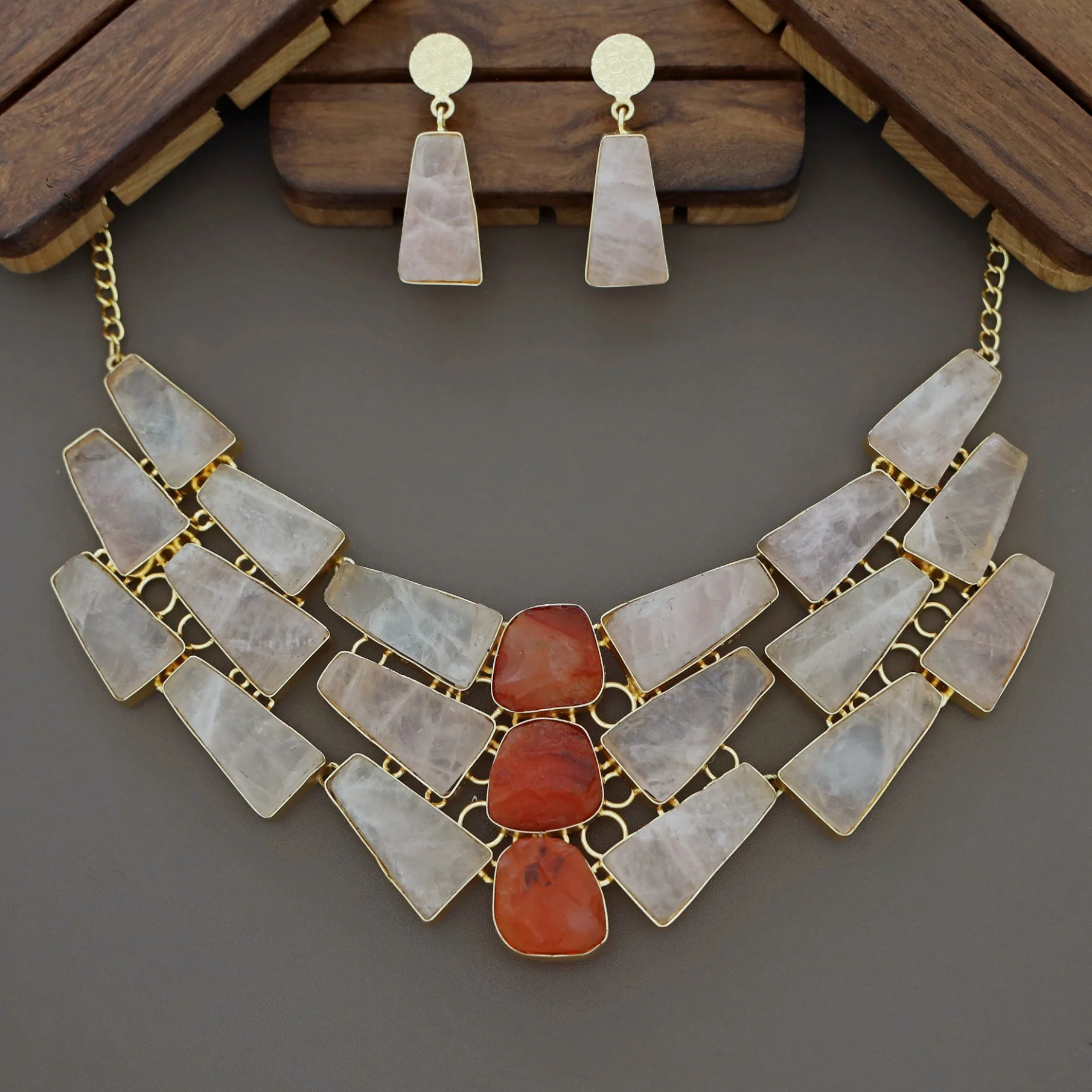 Leya Raw Stone Neckpiece With Earring - Image 10