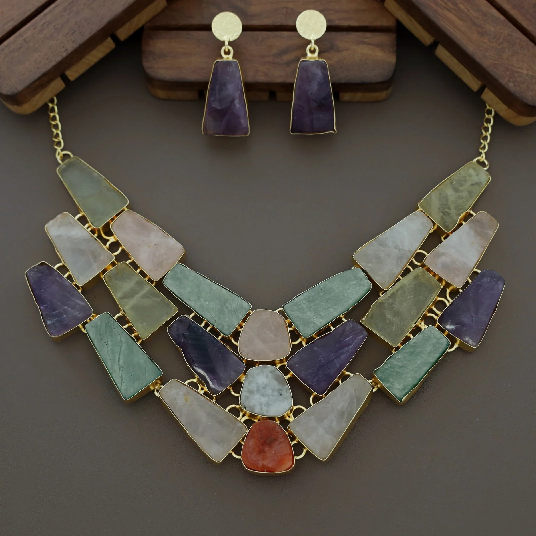 Leya Raw Stone Neckpiece With Earring - Image 2