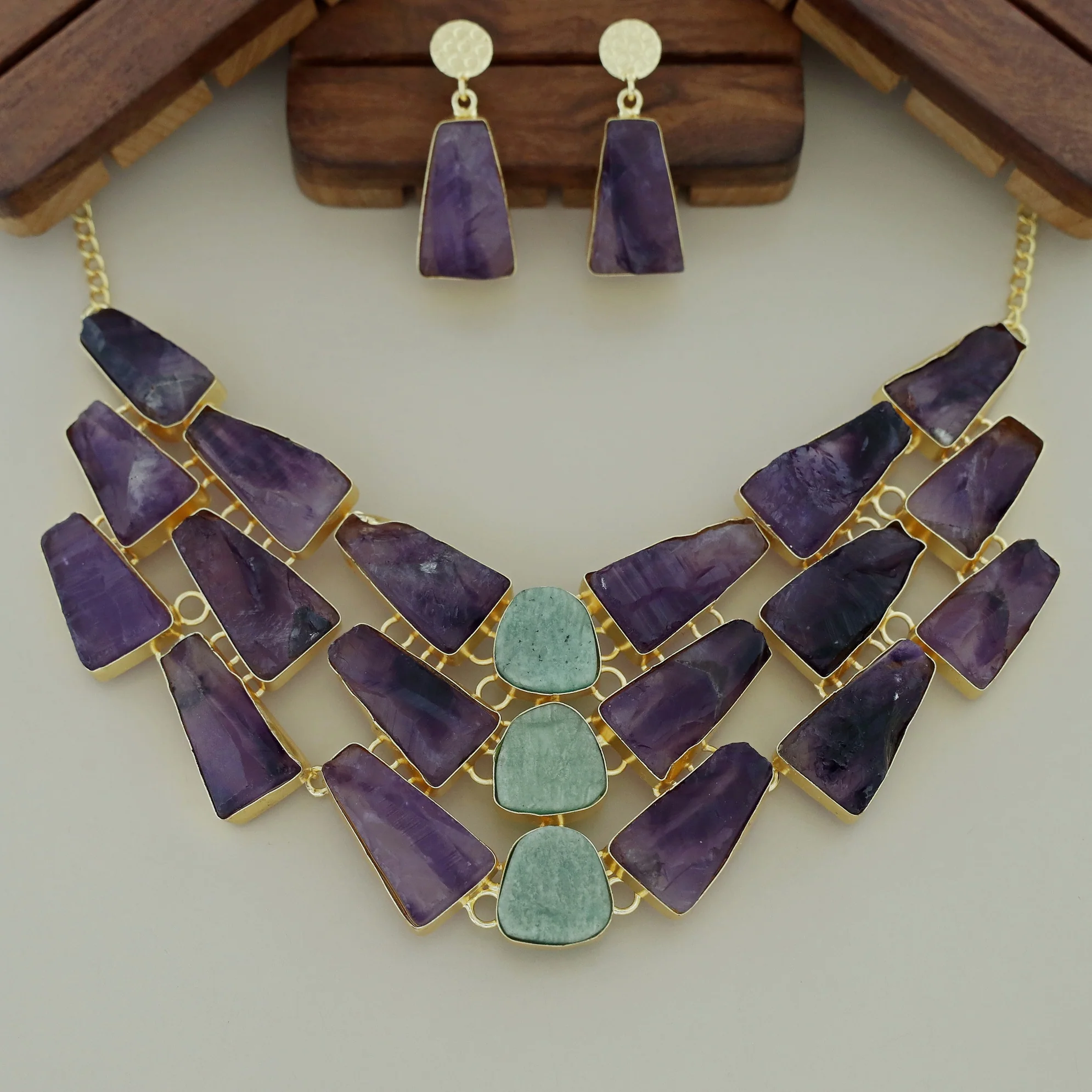 Leya Raw Stone Neckpiece With Earring - Image 5