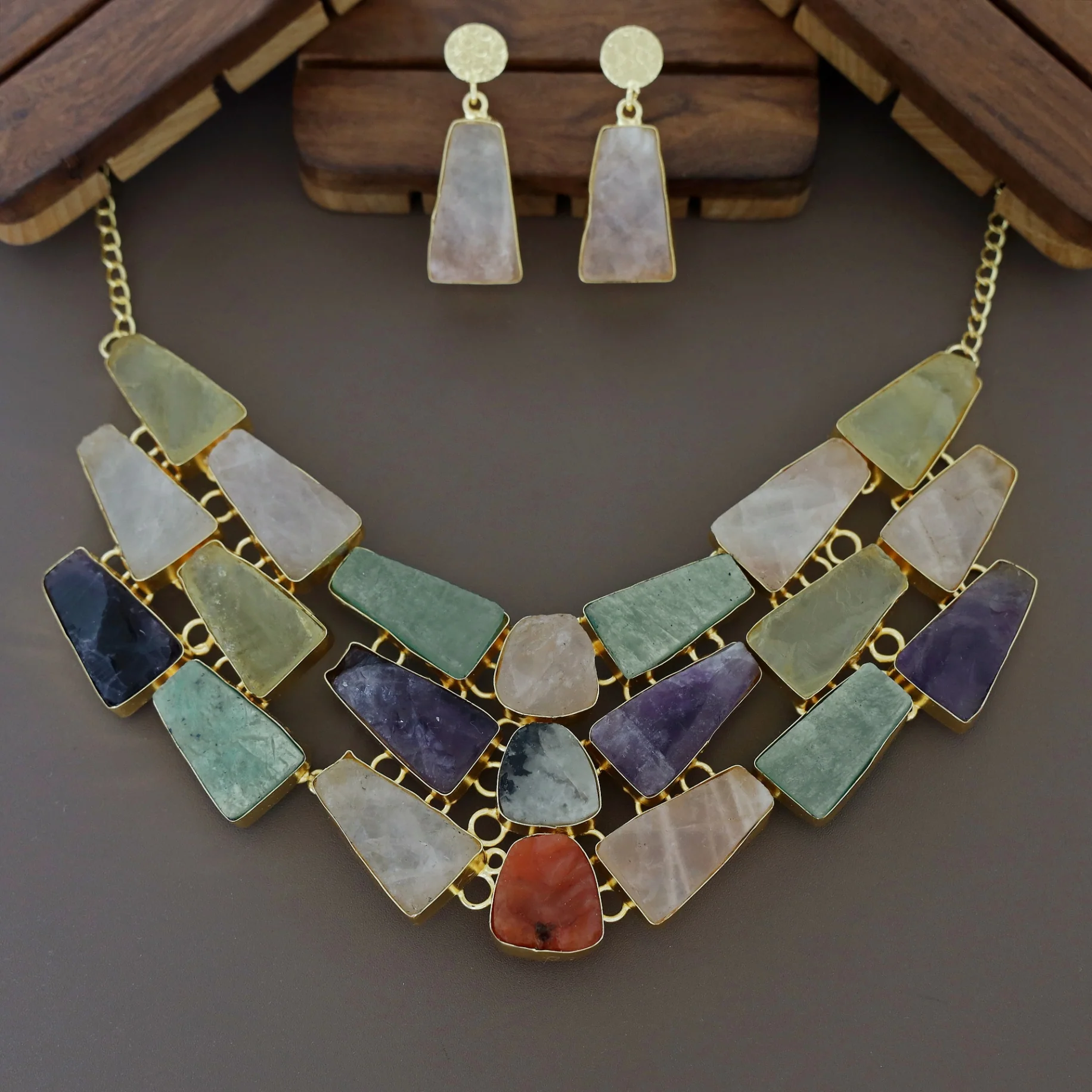 Leya Raw Stone Neckpiece With Earring - Image 7
