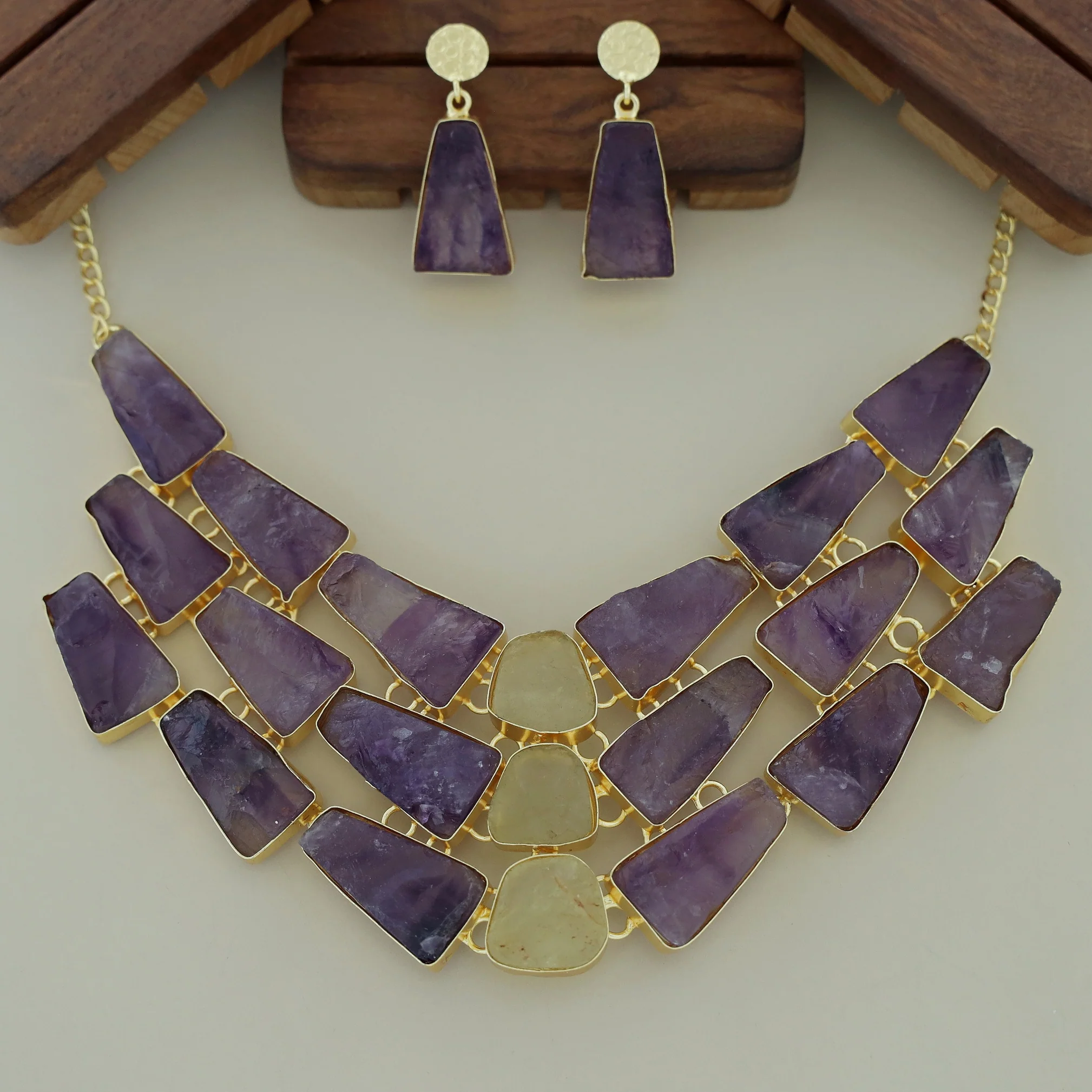Leya Raw Stone Neckpiece With Earring - Image 8