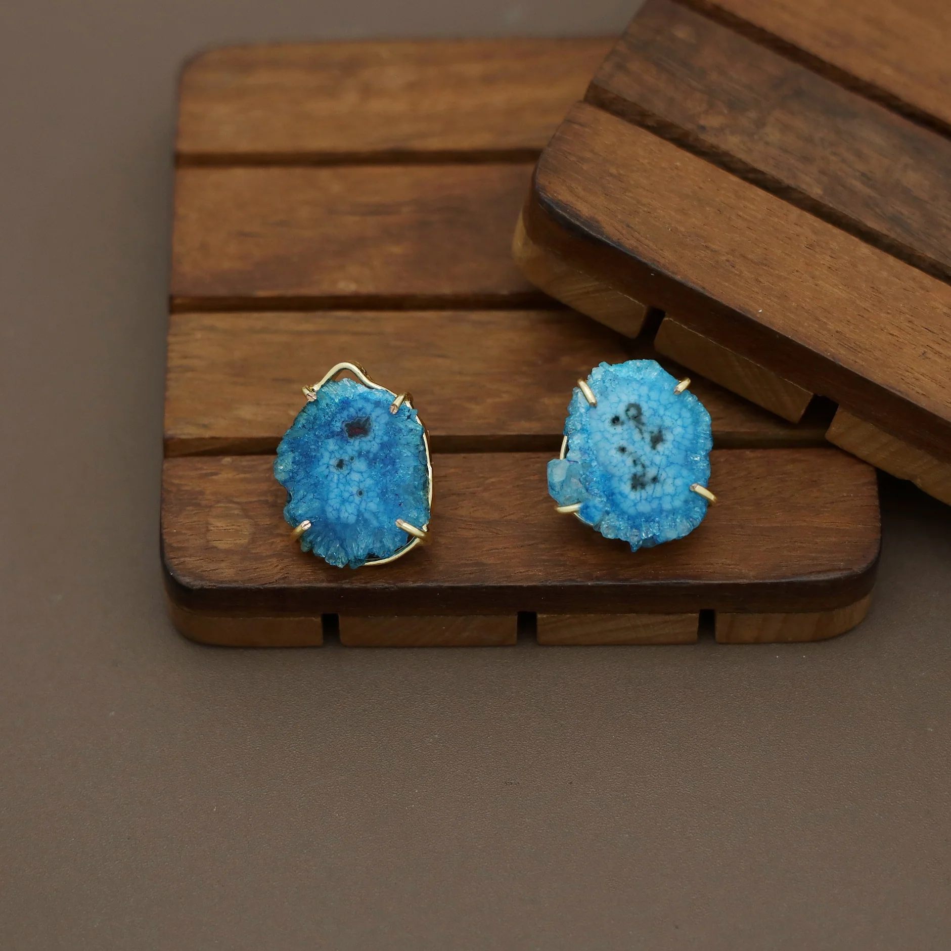 Leyora Solar Agate Neckpiece With Earring - Image 13