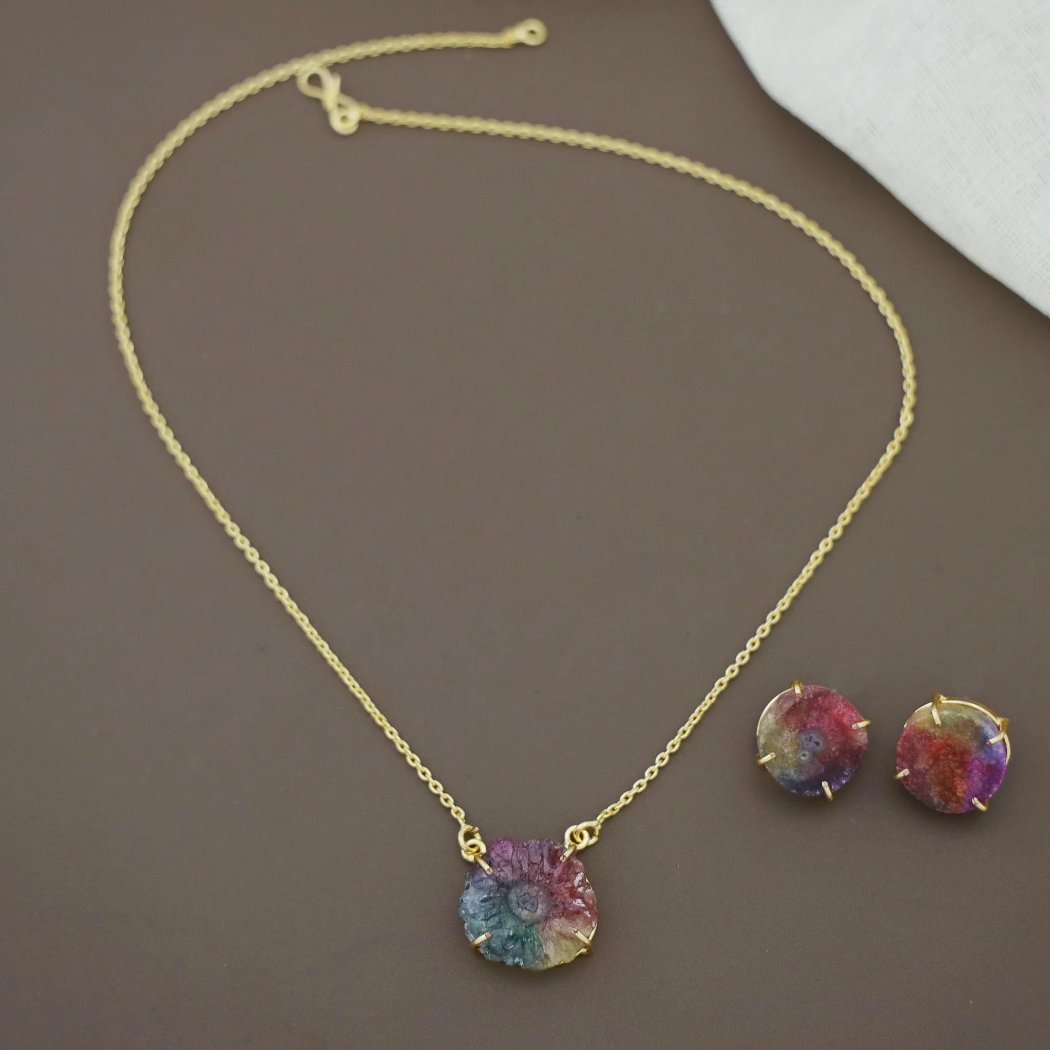 Leyora Solar Agate Neckpiece With Earring - Image 7