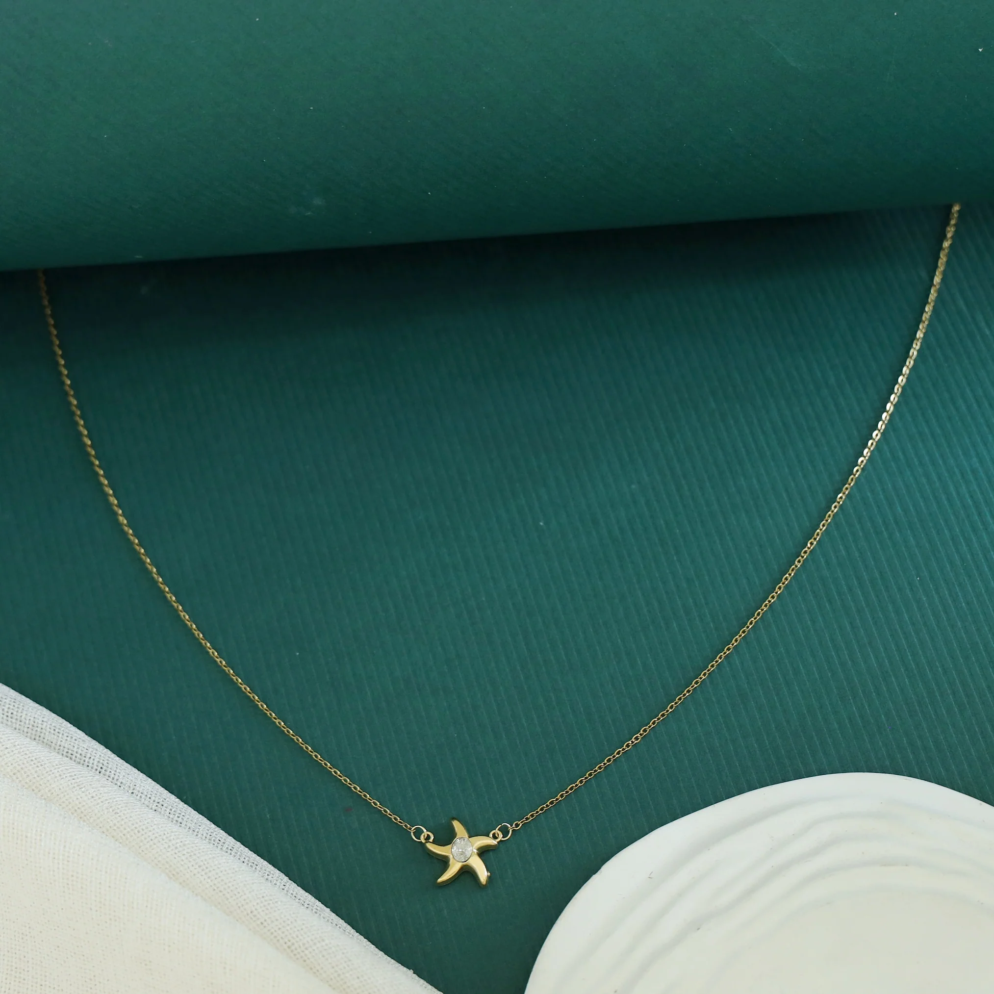 Lianya Glossy Starfish Neckpiece - Image 3