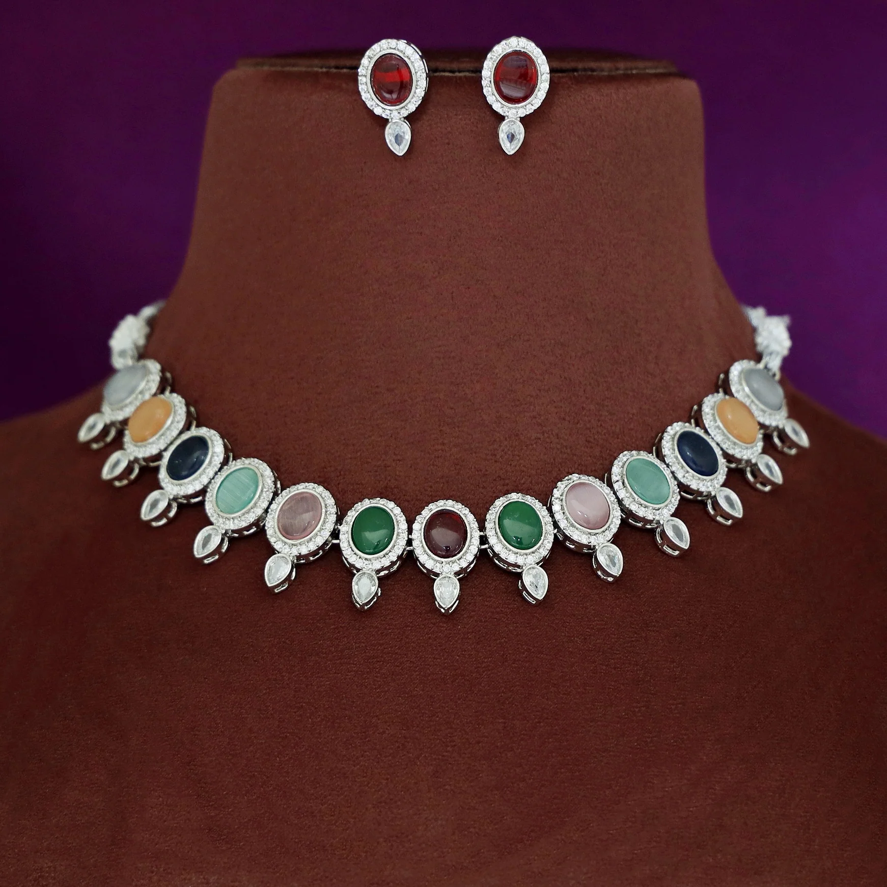 Likasa Neckpiece With Earring - Image 10