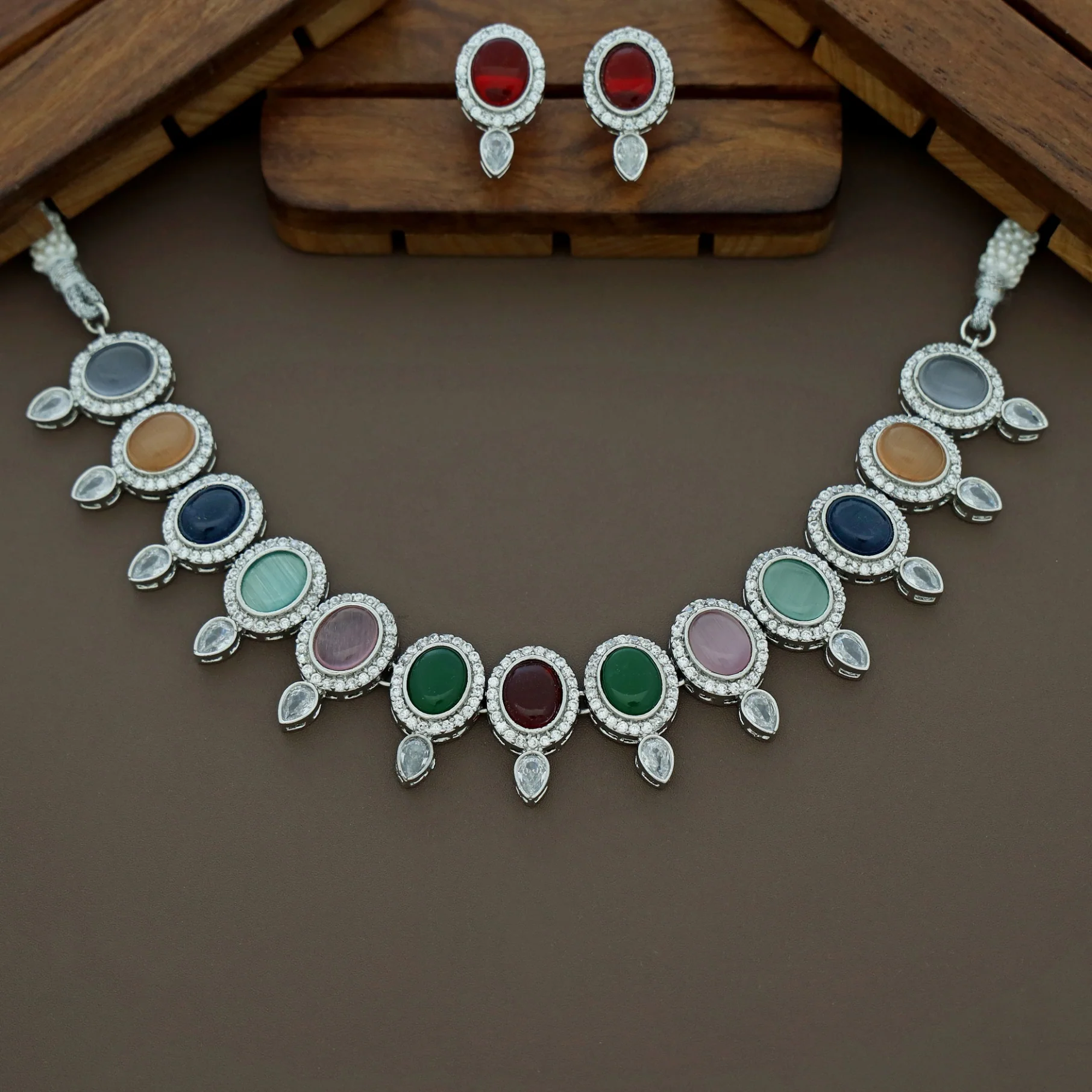 Likasa Neckpiece With Earring - Image 2