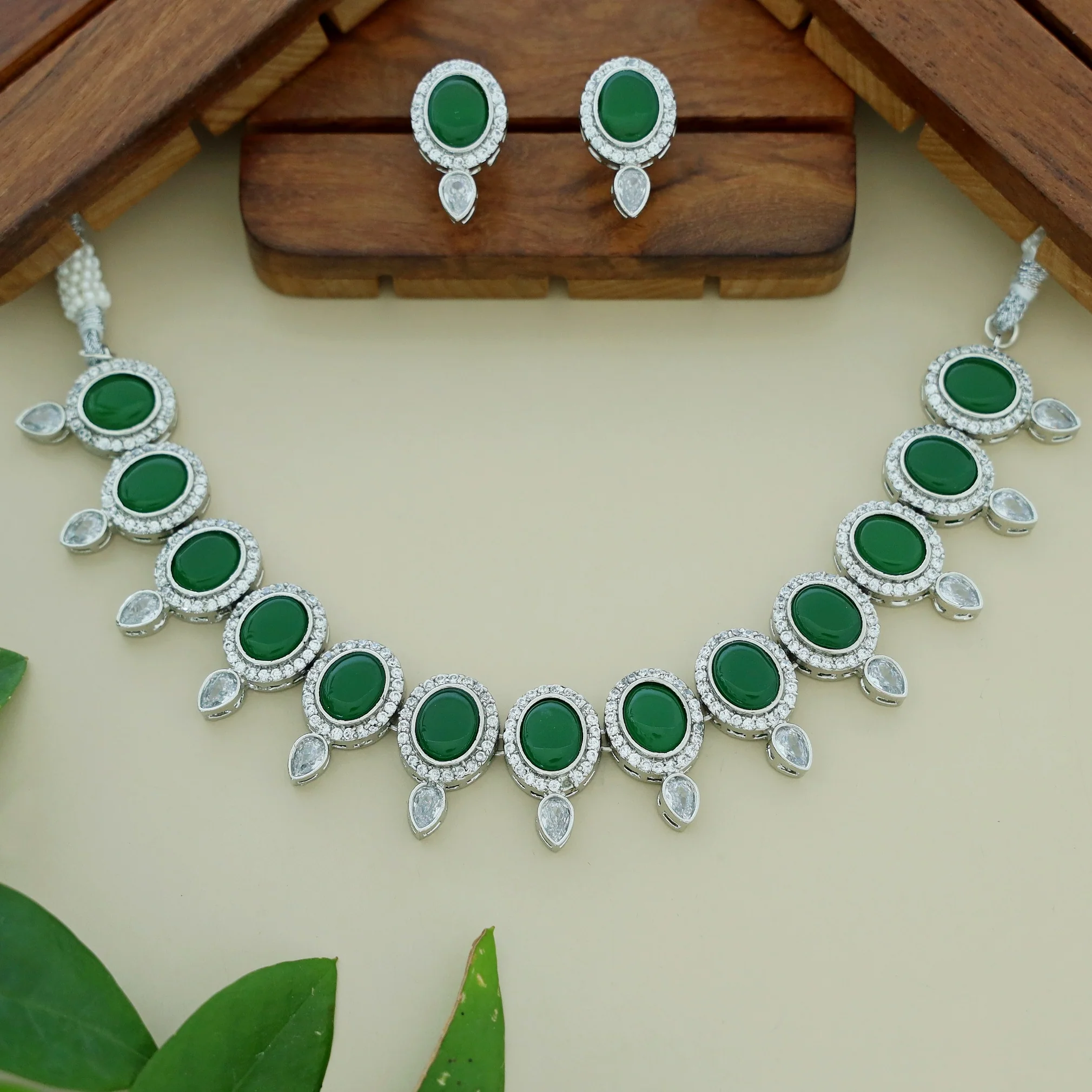 Likasa Neckpiece With Earring - Image 3
