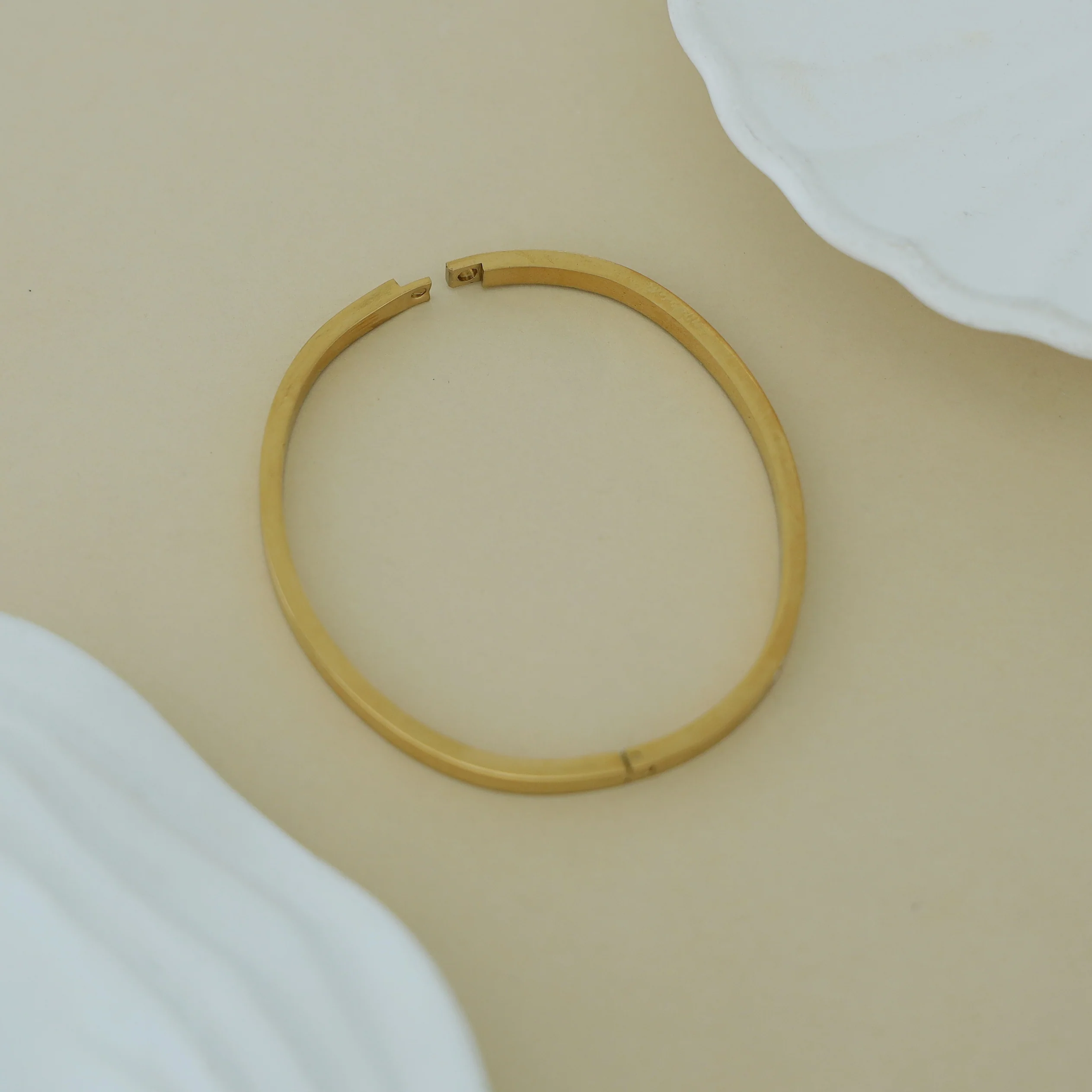 Liliette AD Stone Openable Bangle - Image 3