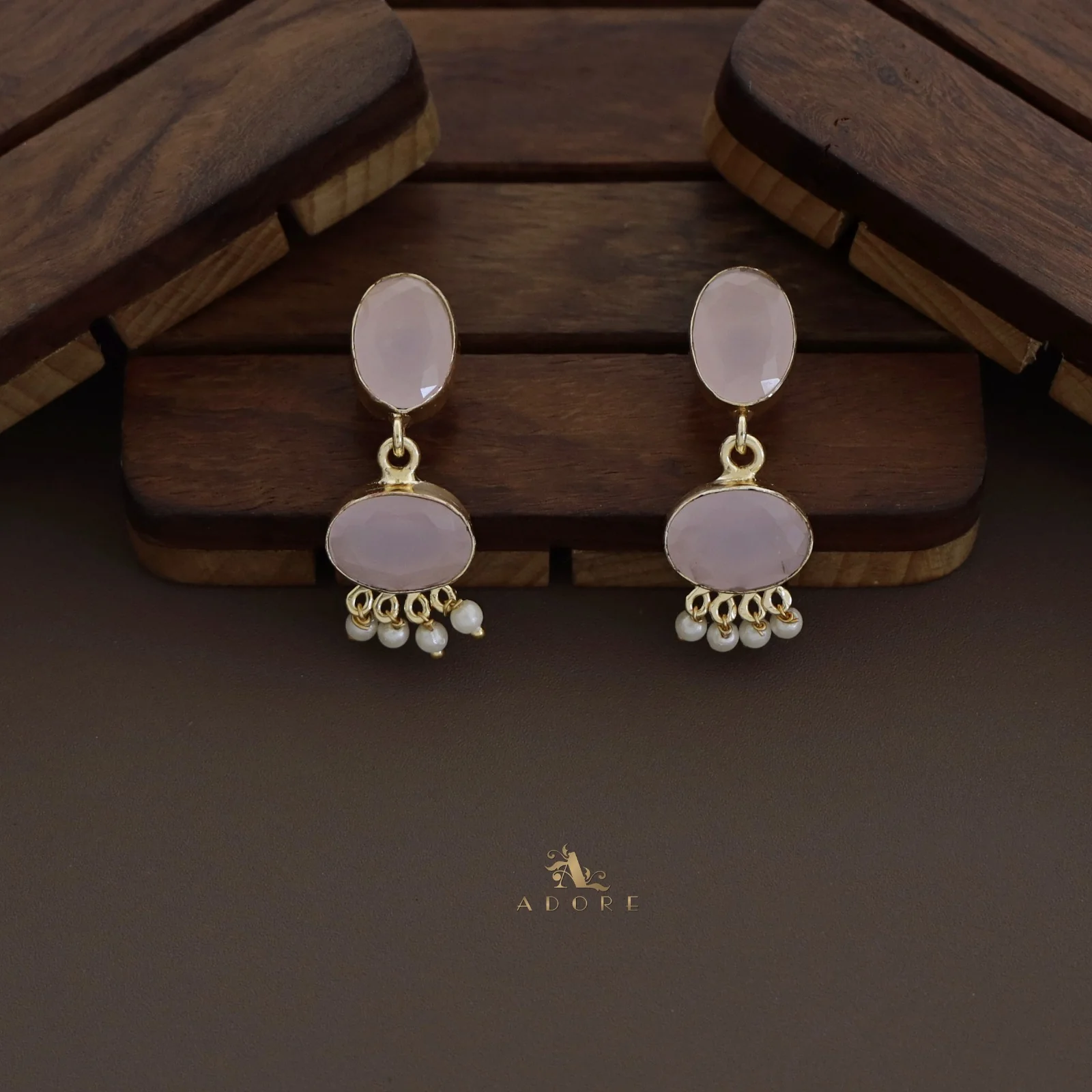 Linda Oval Glossy Cluster Pearl Neckpiece With Earring - Image 4
