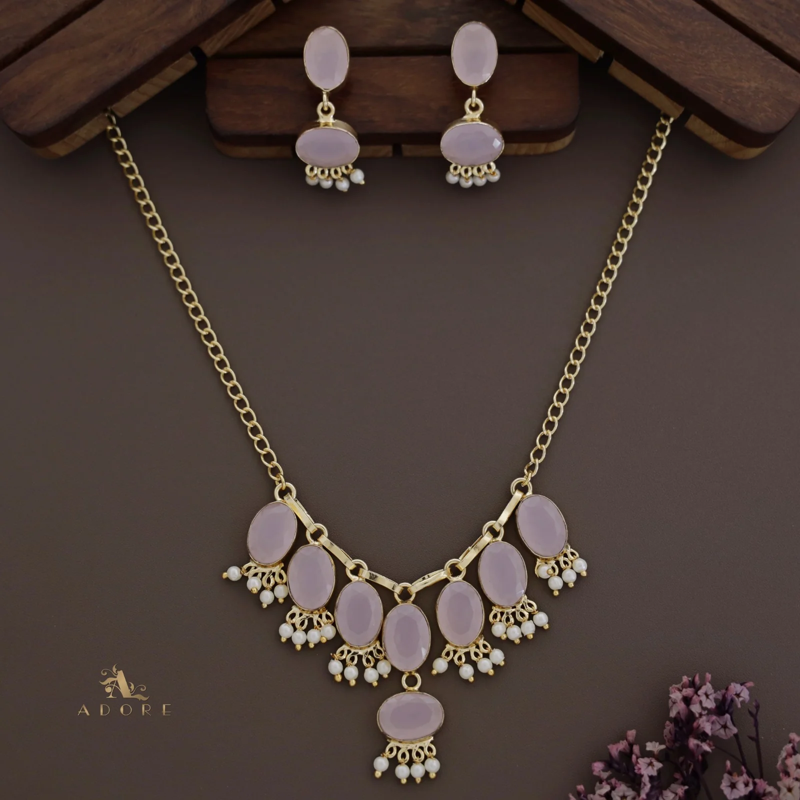 Linda Oval Glossy Cluster Pearl Neckpiece With Earring - Image 5