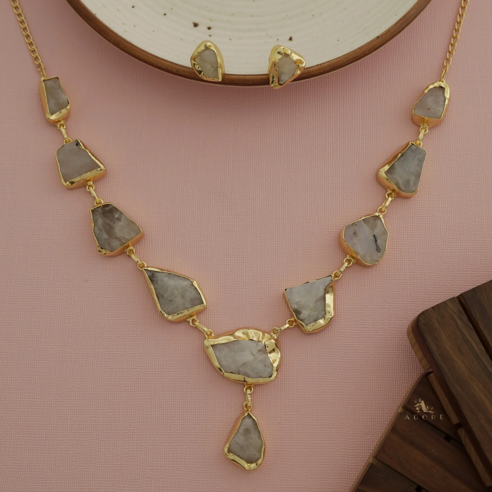 Linden Raw Stone Neckpiece With Earring - Image 10