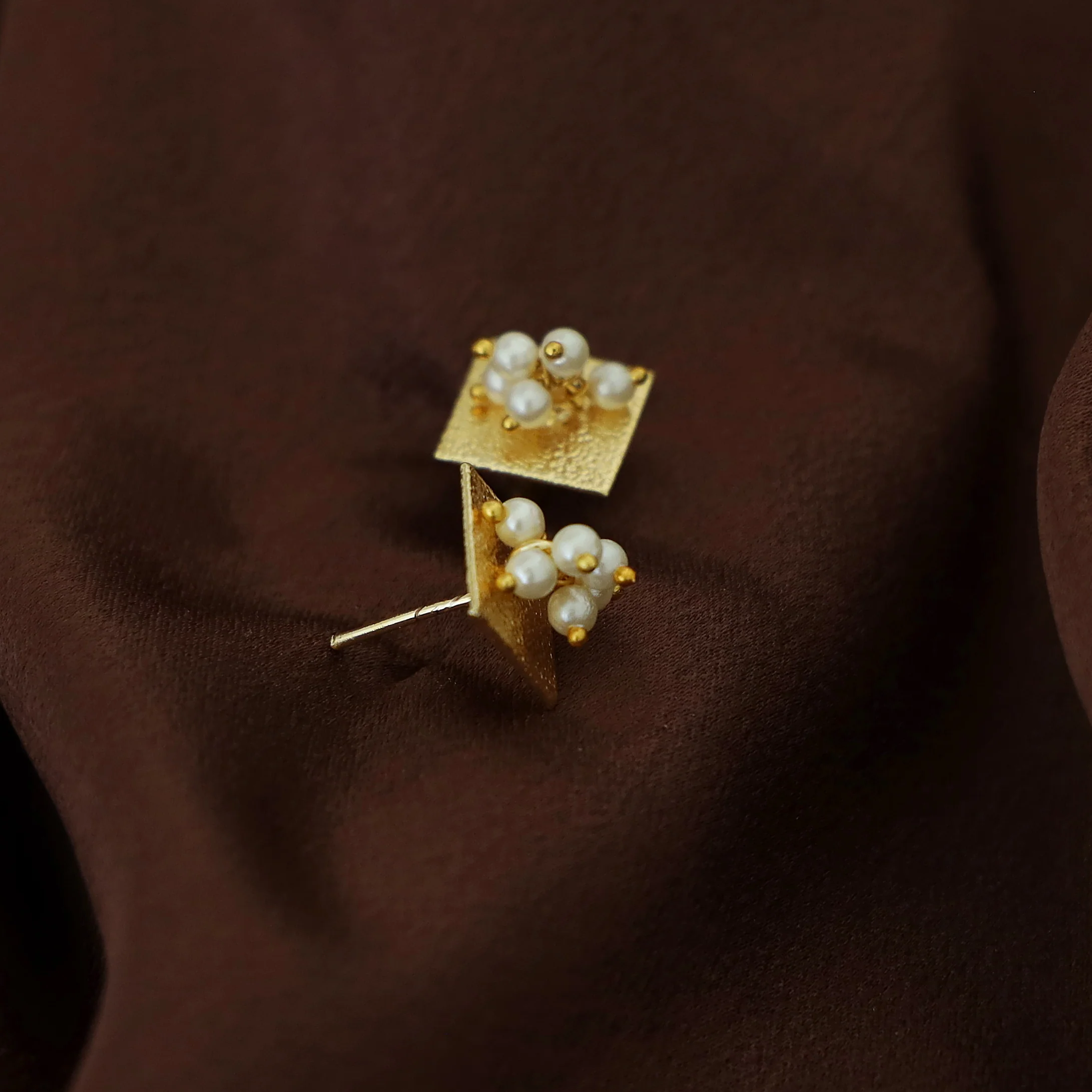Lindy Golden Textured Square Pearl Stud - Image 3