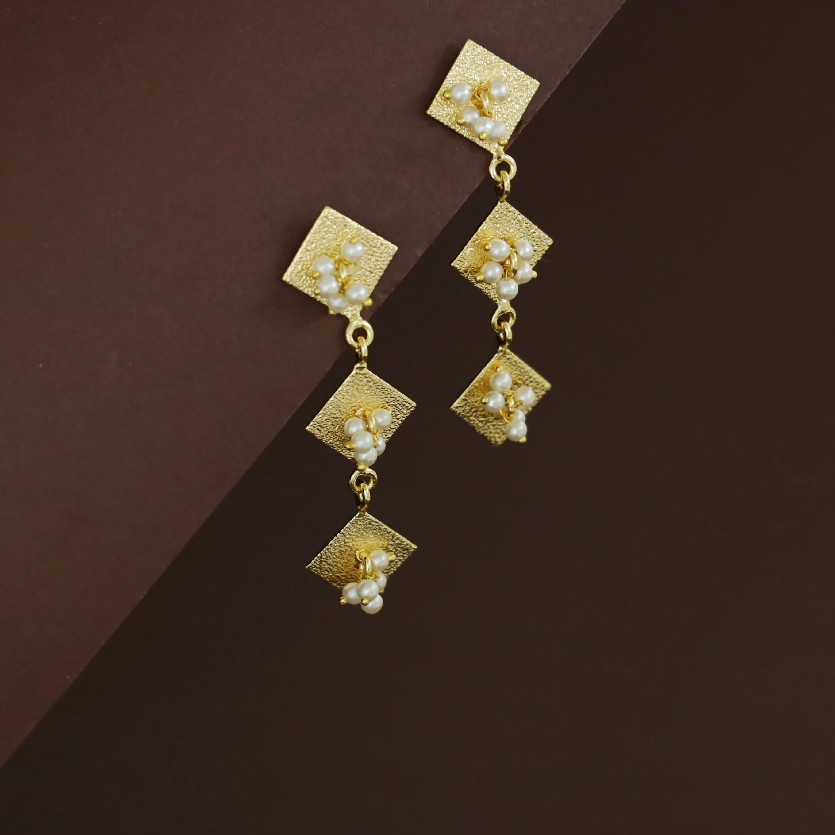Lindy Golden Textured Tri Square Pearl Earring - Image 4