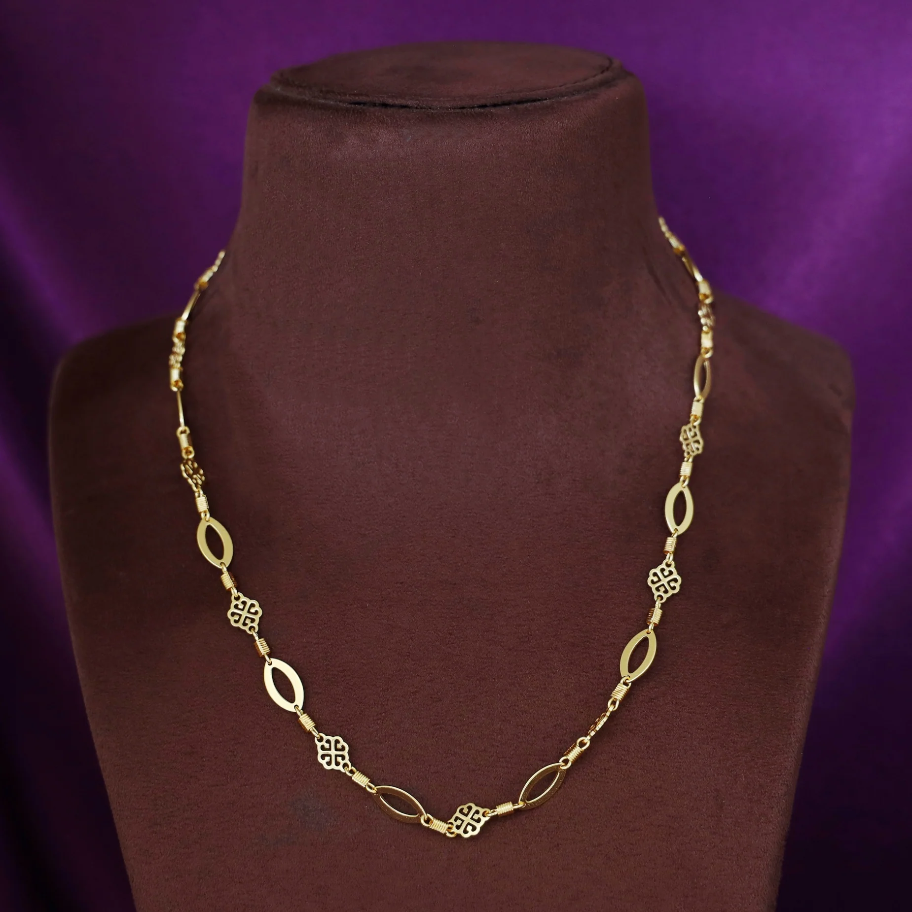 Liora Golden Eye Shape Neckpiece - Image 2