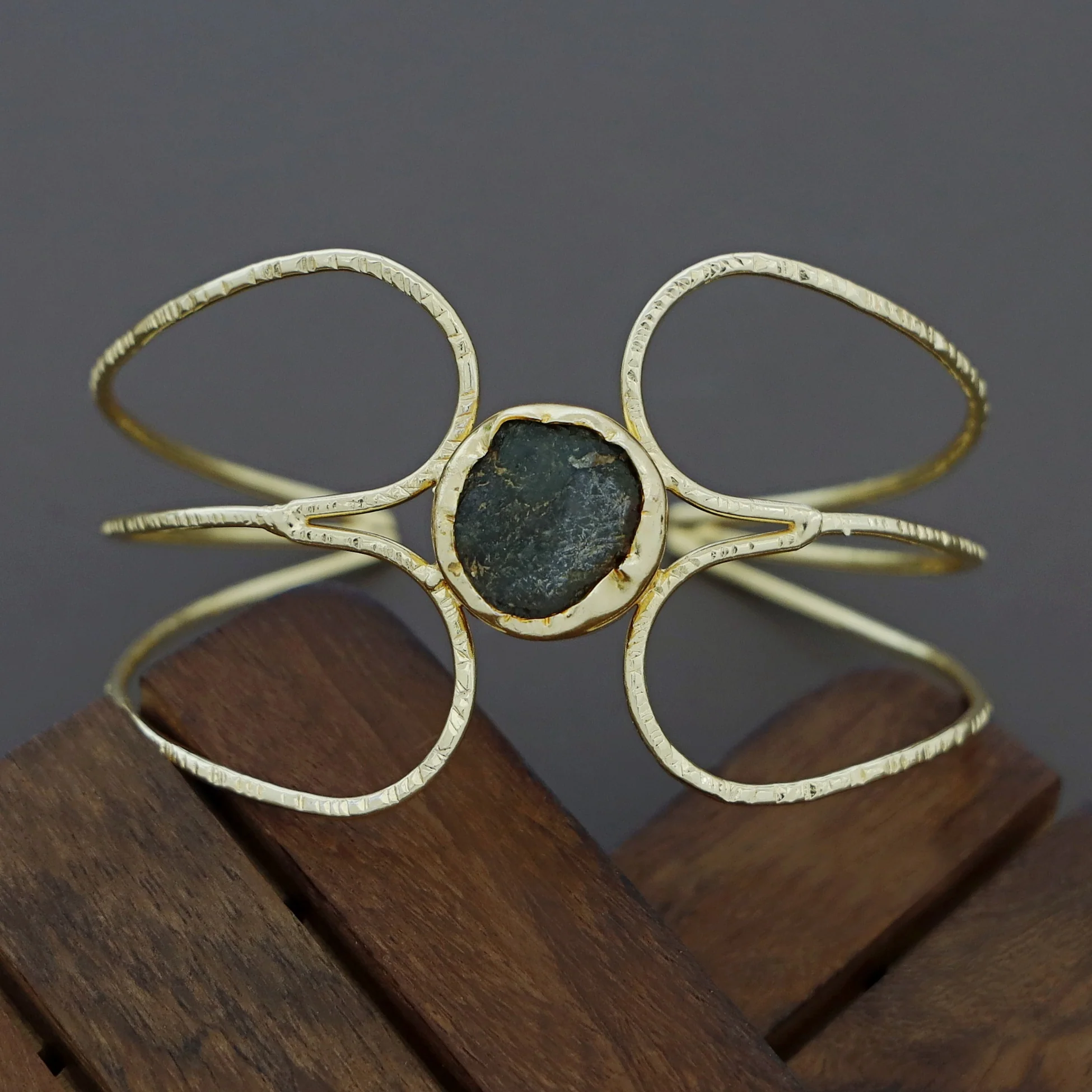 Lisa Golden Tri Layer Raw Stone Bangle - Image 4