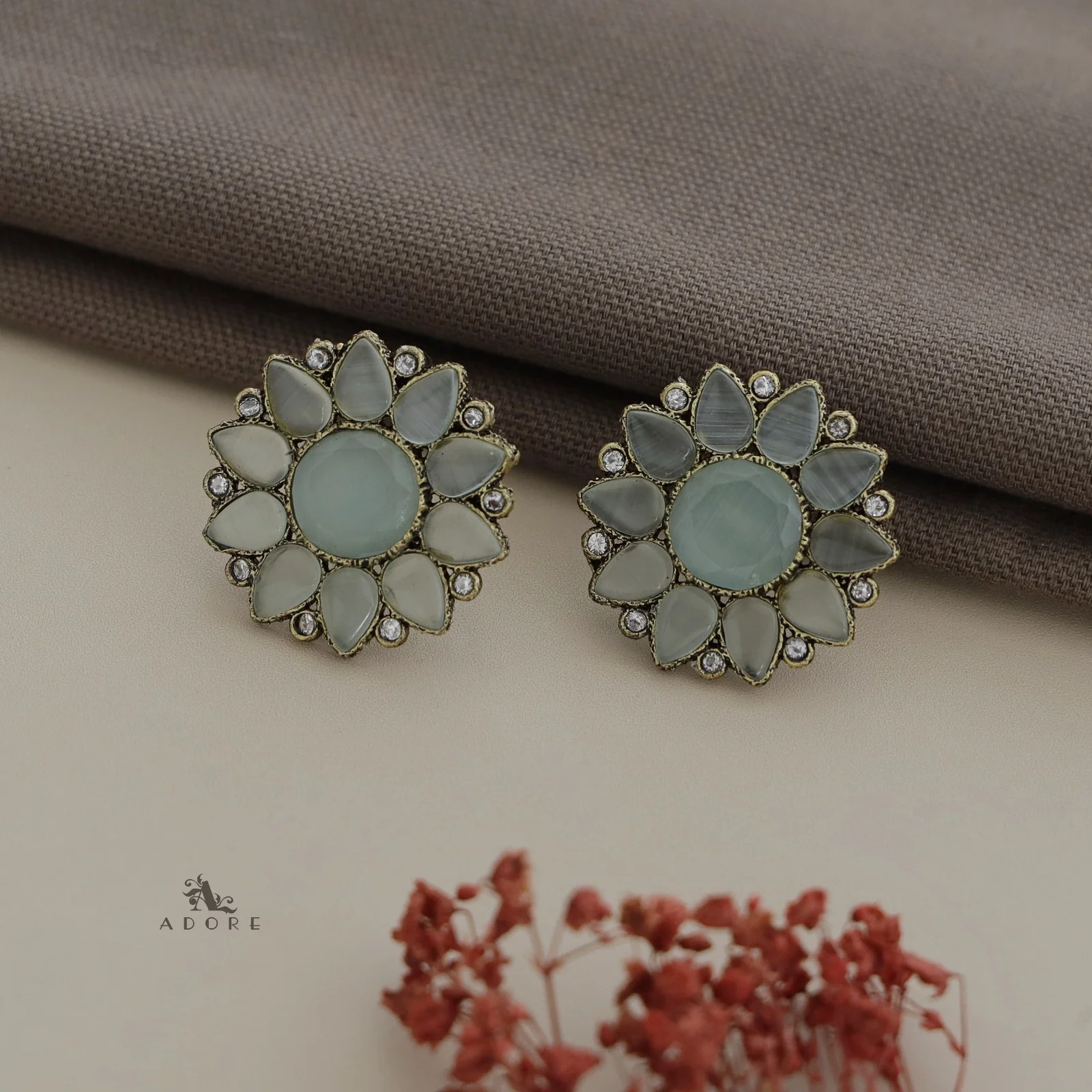 Lissandra Flower Earring - Image 13