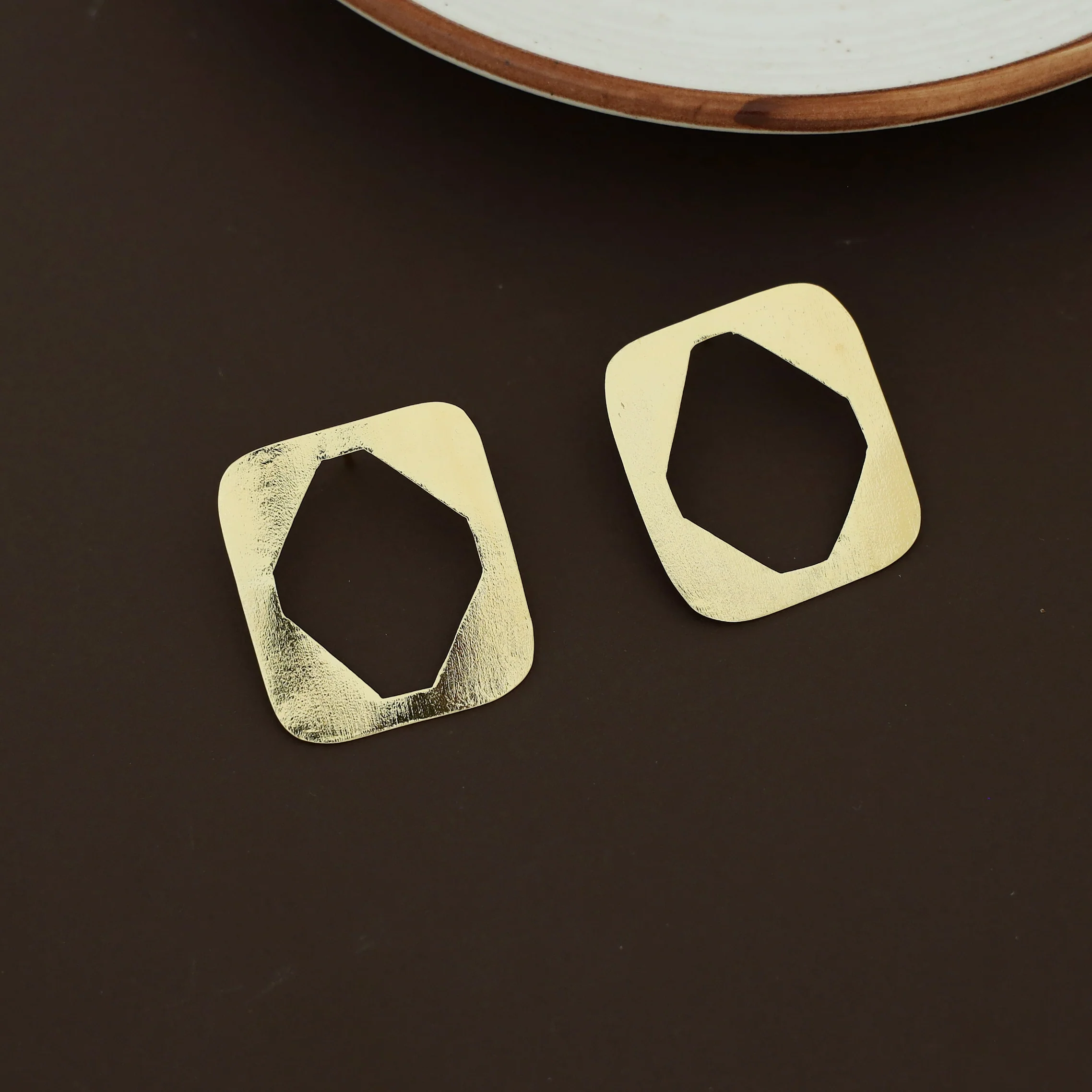 Lita Golden Curved Rectangle Earring - Image 2