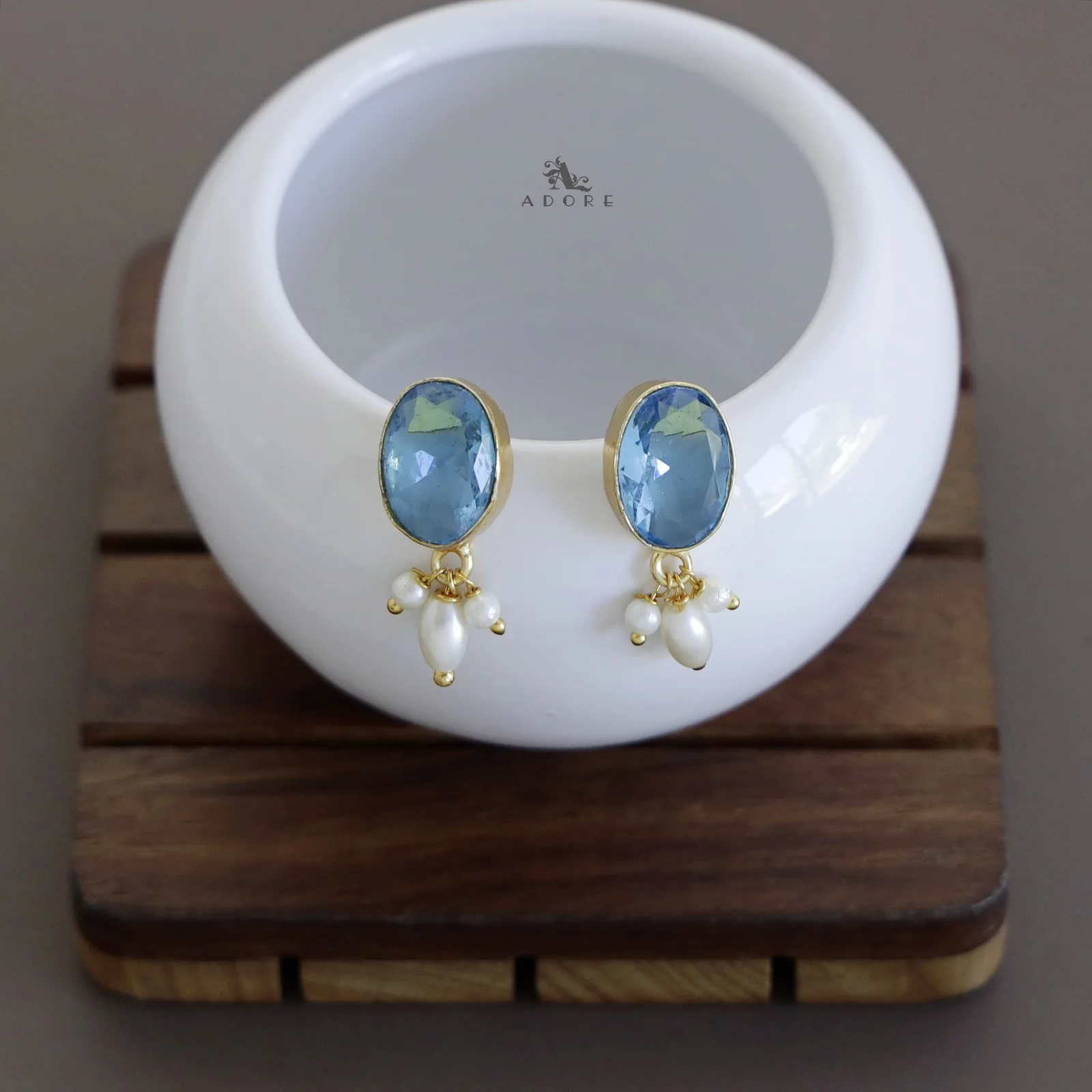 Liv Glossy Oval Pearl Earring - Image 10