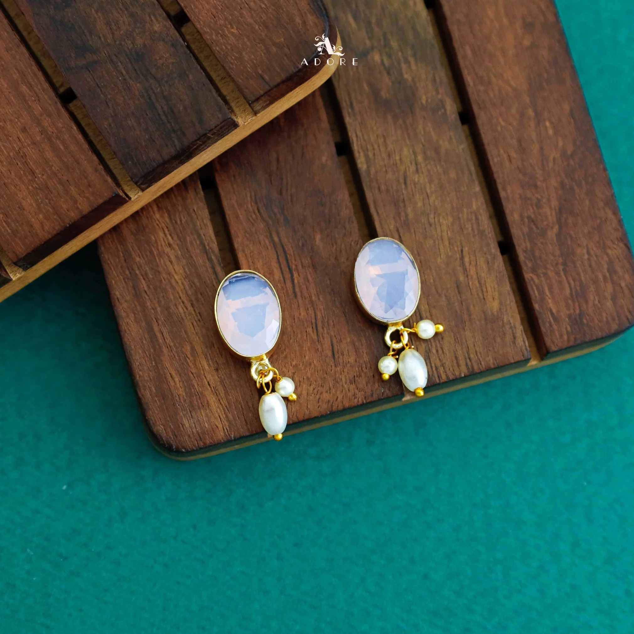 Liv Glossy Oval Pearl Earring - Image 12