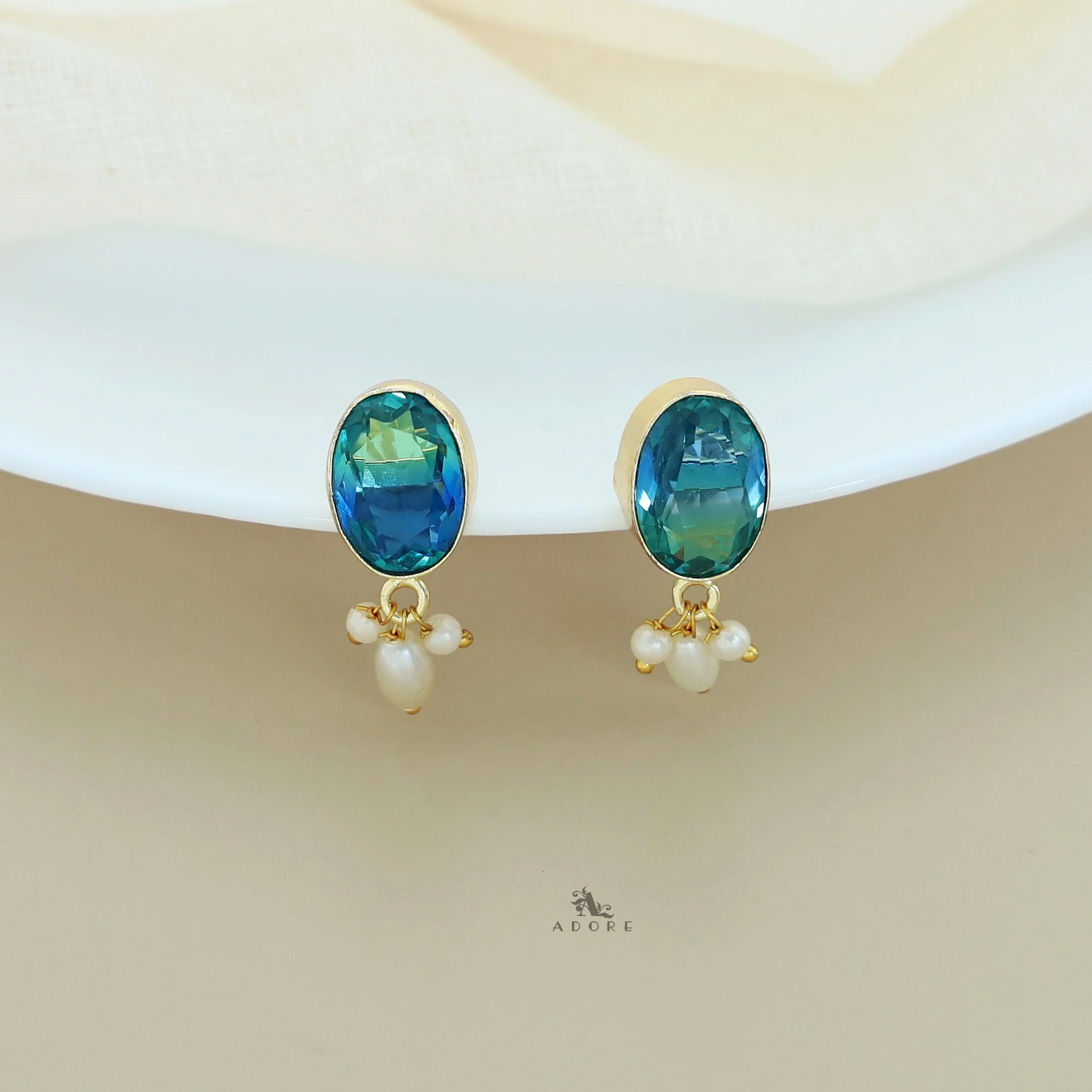 Liv Glossy Oval Pearl Earring - Image 24
