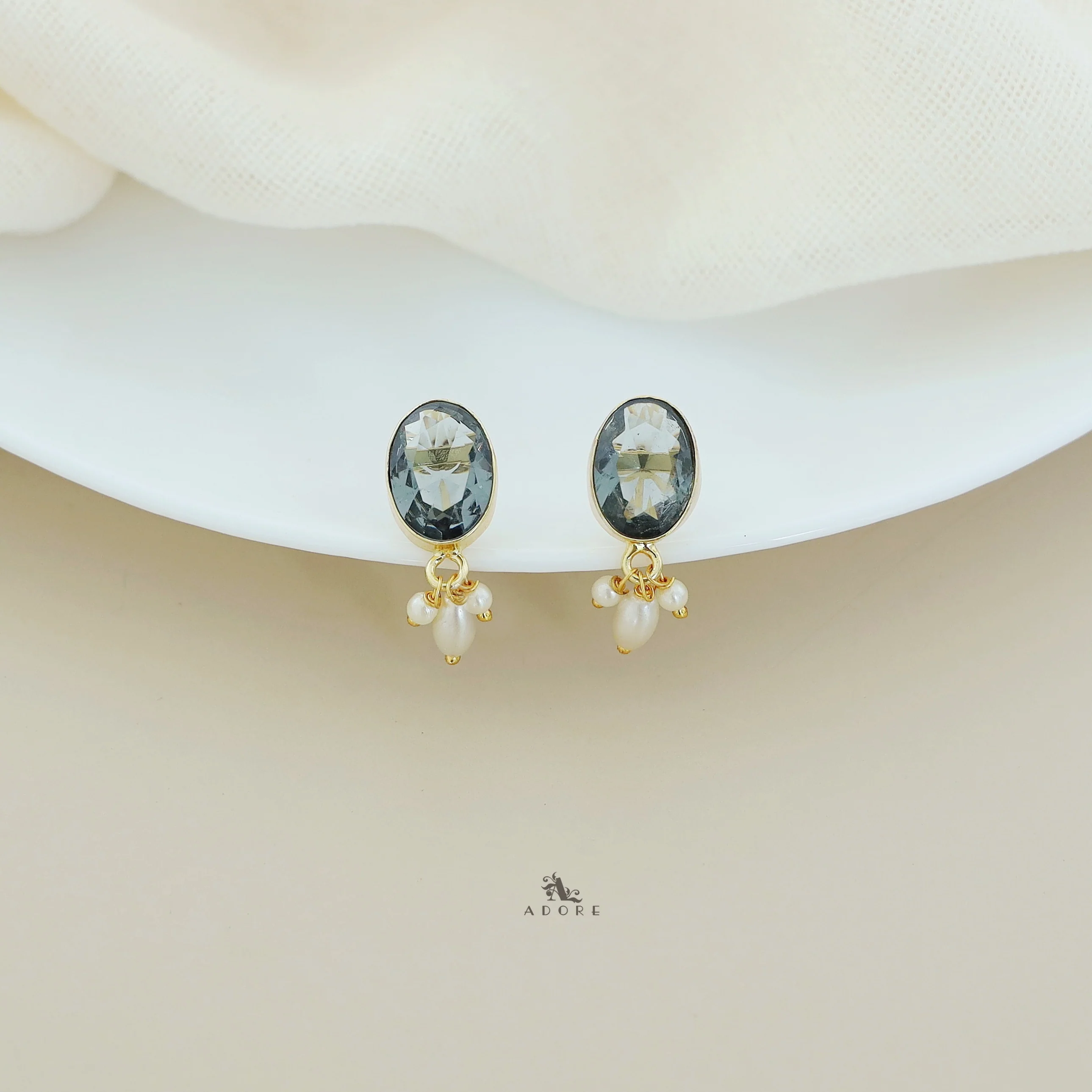 Liv Glossy Oval Pearl Earring - Image 29