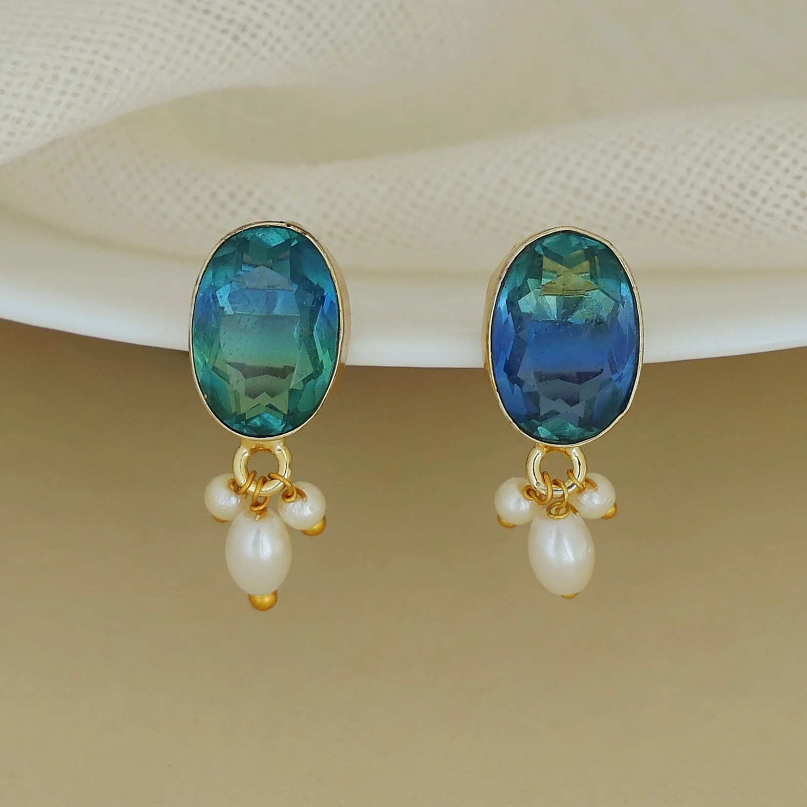 Liv Glossy Oval Pearl Earring - Image 3