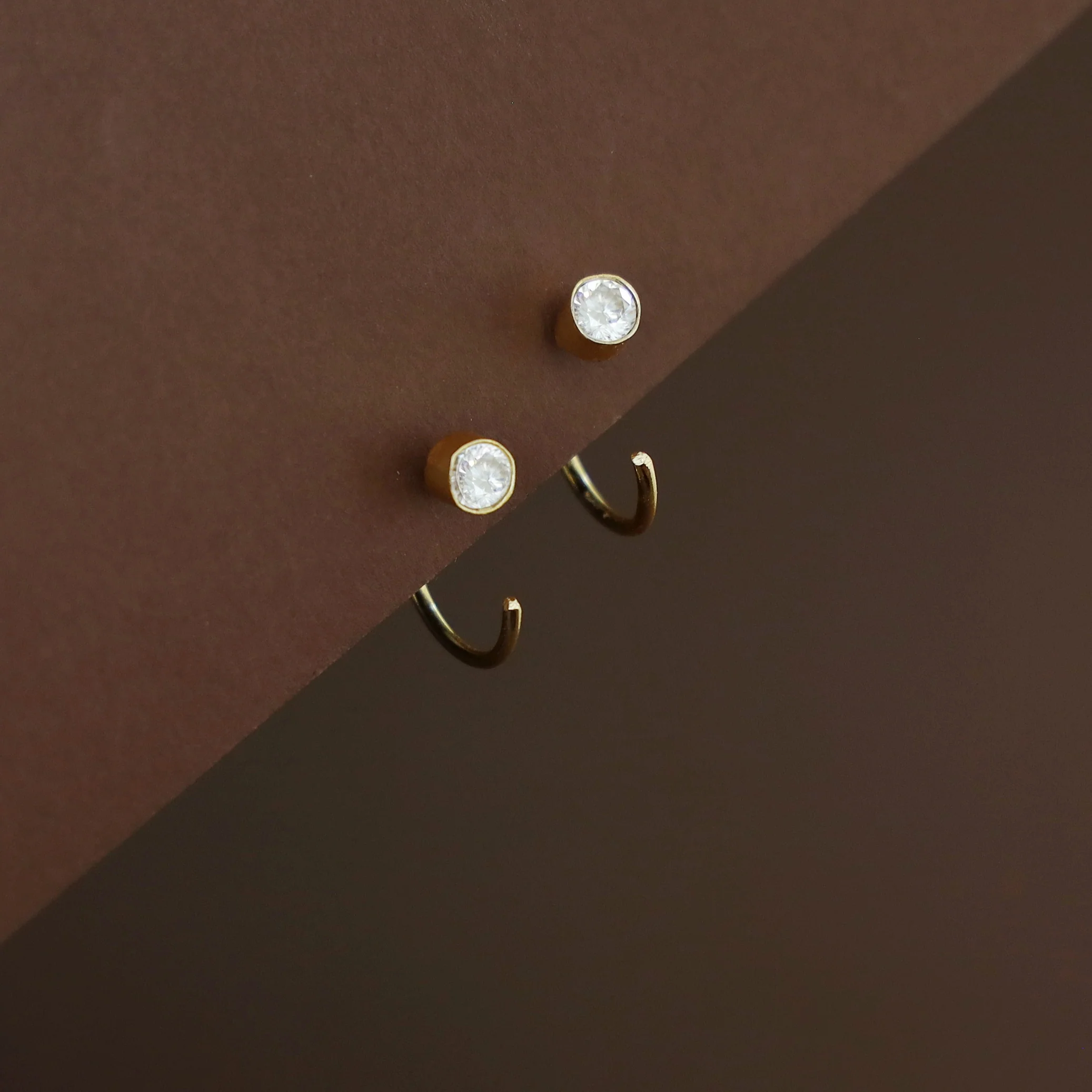 Lizelle Half Hoop Glossy Earring - Image 9