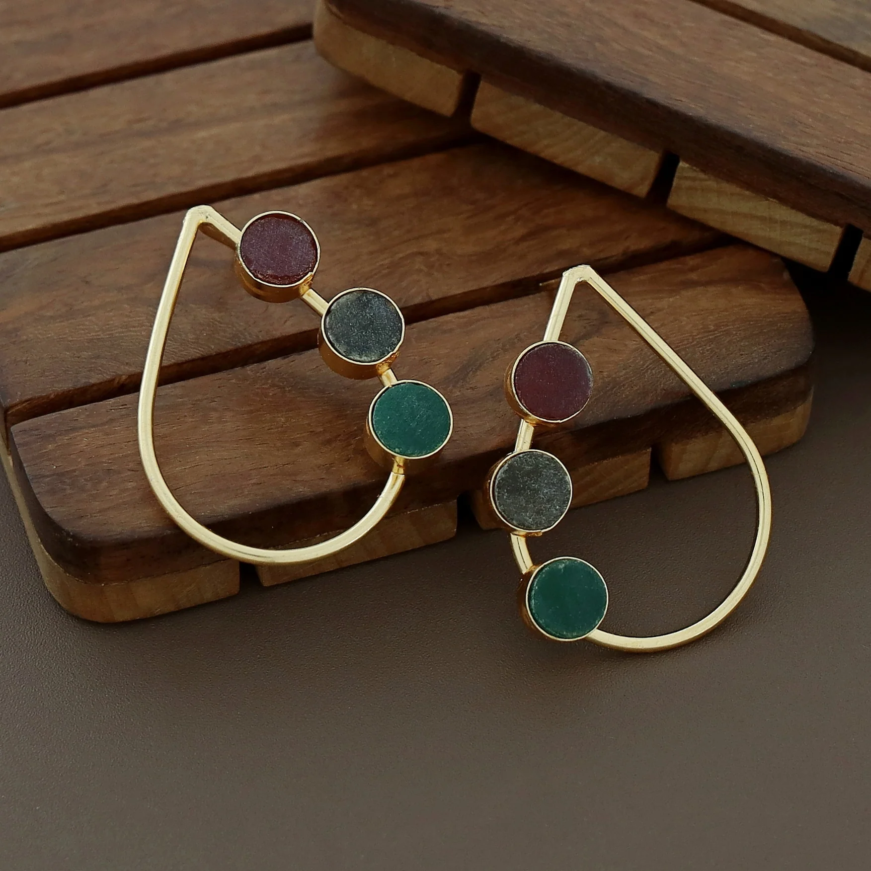 Lolita Oval Earrings - Image 3