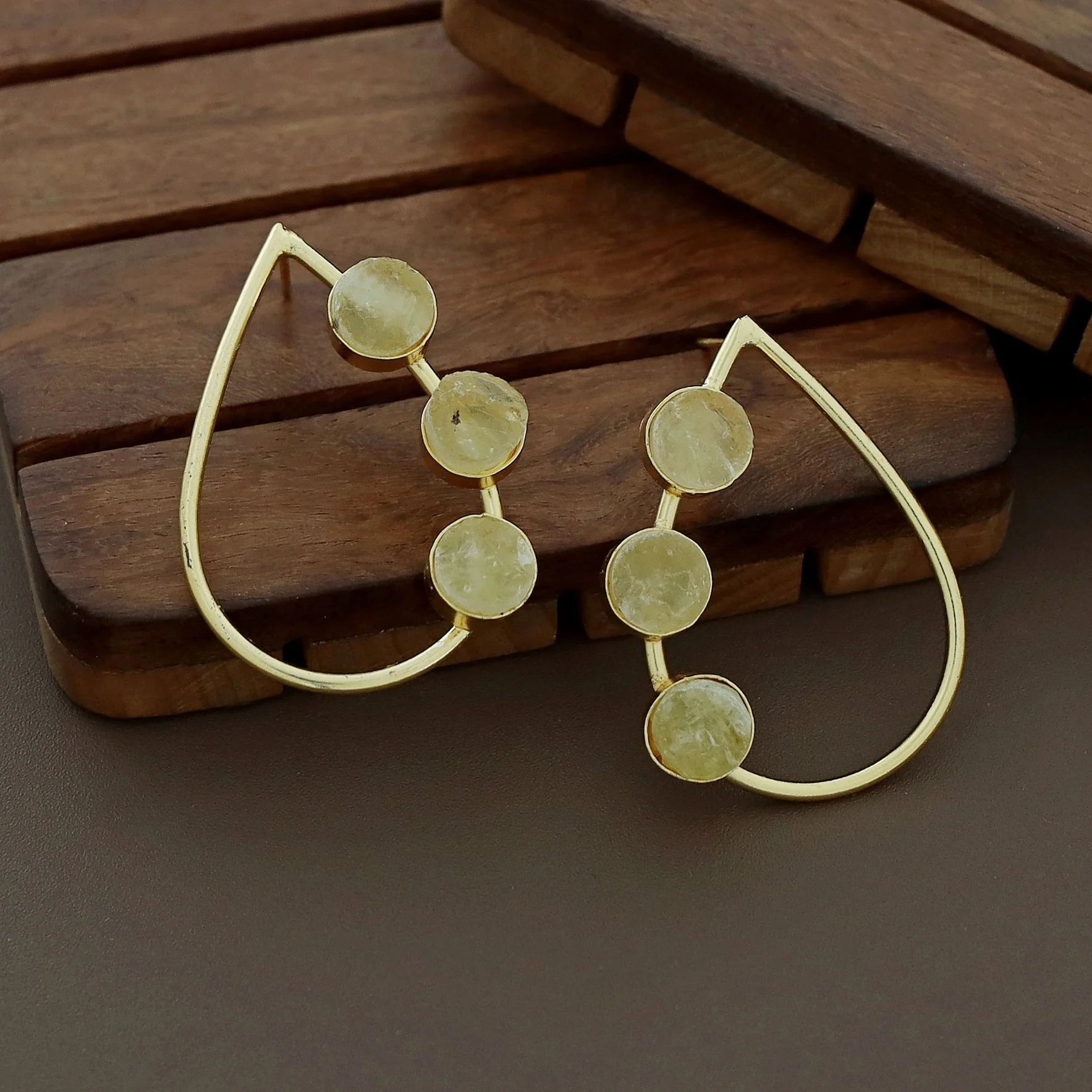 Lolita Oval Earrings - Image 5