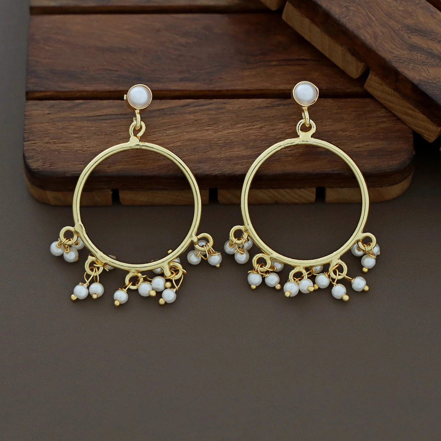 Lolla Glossy Pearl Earring - Image 2
