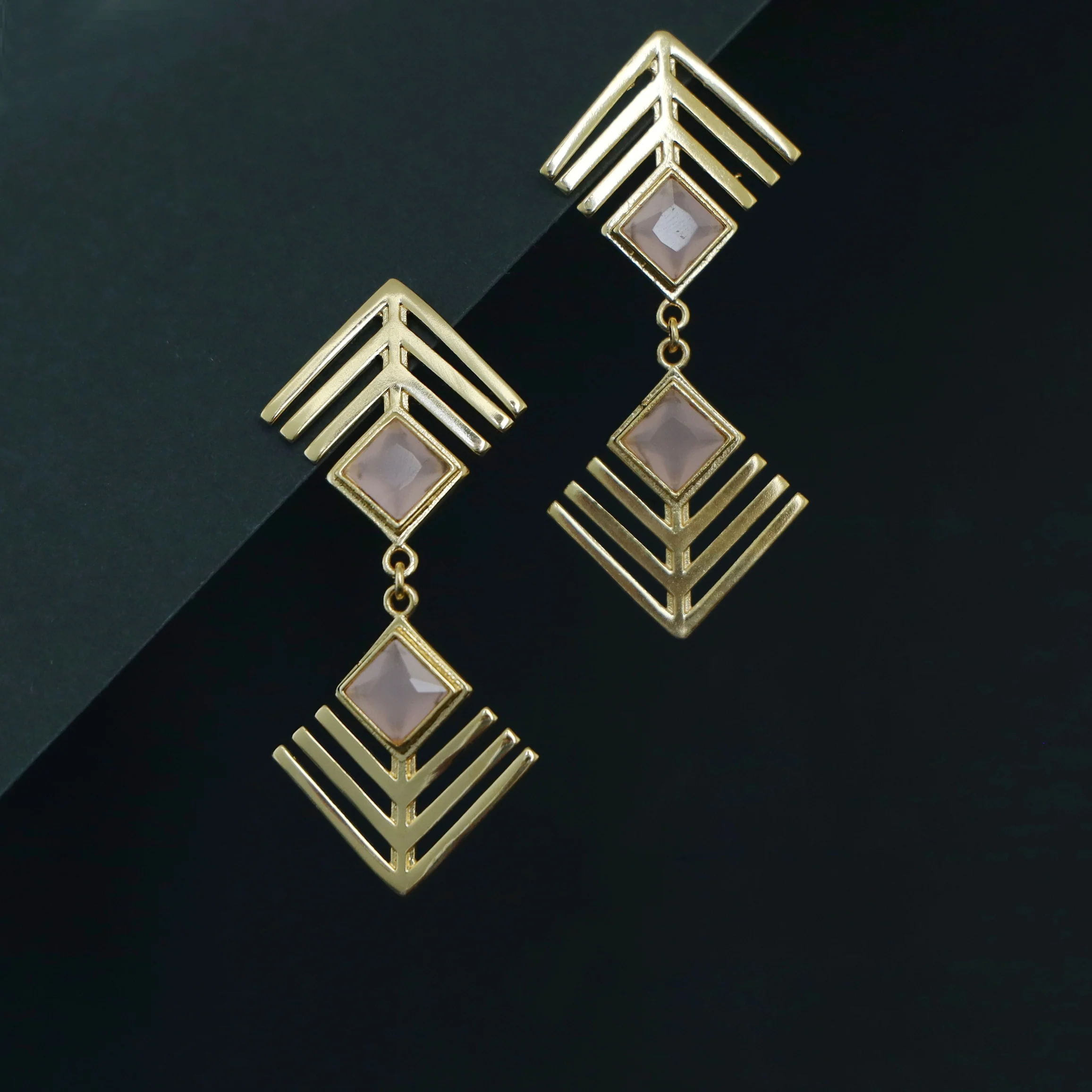 Lorelei Golden Dual Arrow Glossy Stone Earring - Image 5