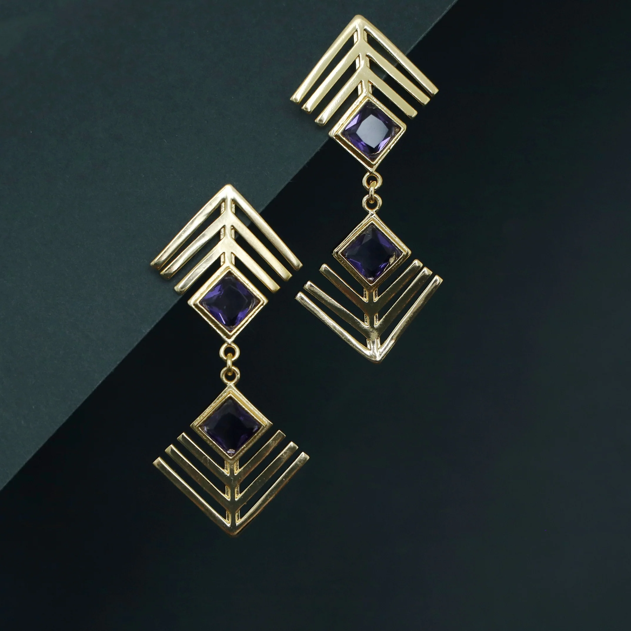 Lorelei Golden Dual Arrow Glossy Stone Earring - Image 6
