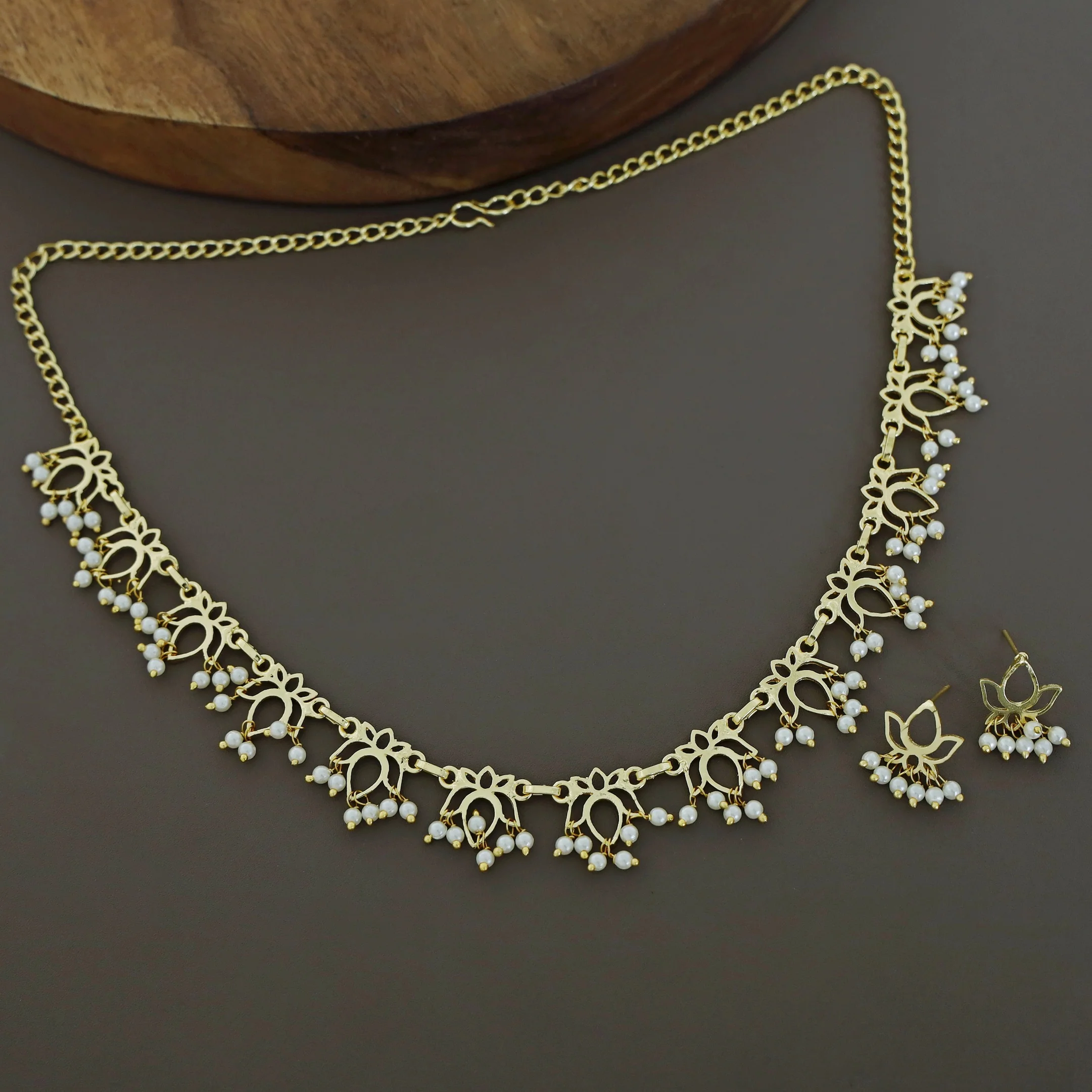 Luna Lotus Cluster Pearl Neckpiece With Earring - Image 3