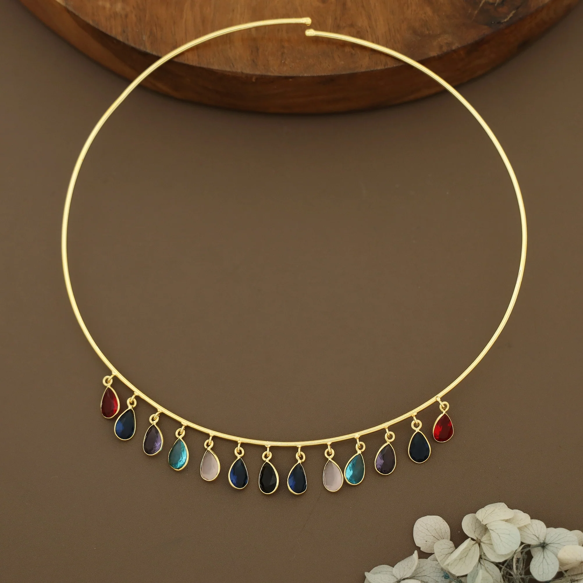 Lyanna Golden Drop Glossy Stone Neck Cuff - Image 3