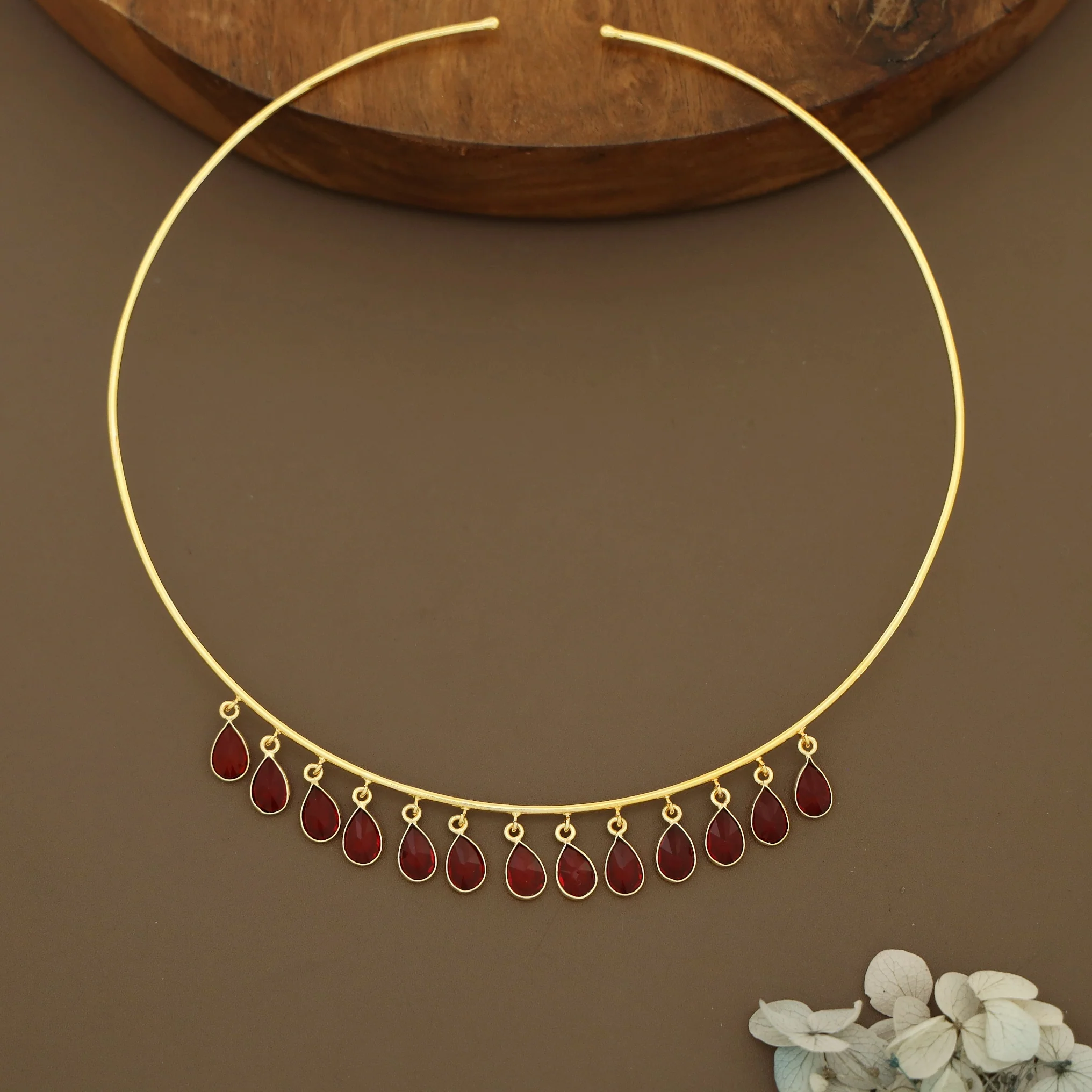 Lyanna Golden Drop Glossy Stone Neck Cuff - Image 4