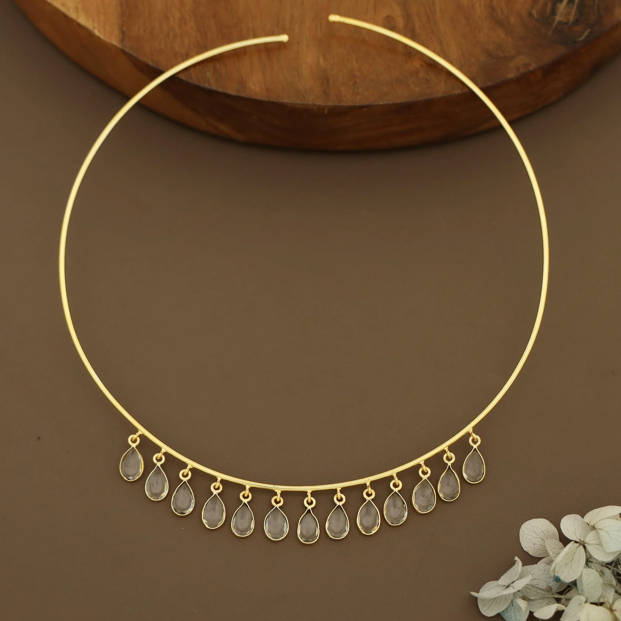 Lyanna Golden Drop Glossy Stone Neck Cuff - Image 5