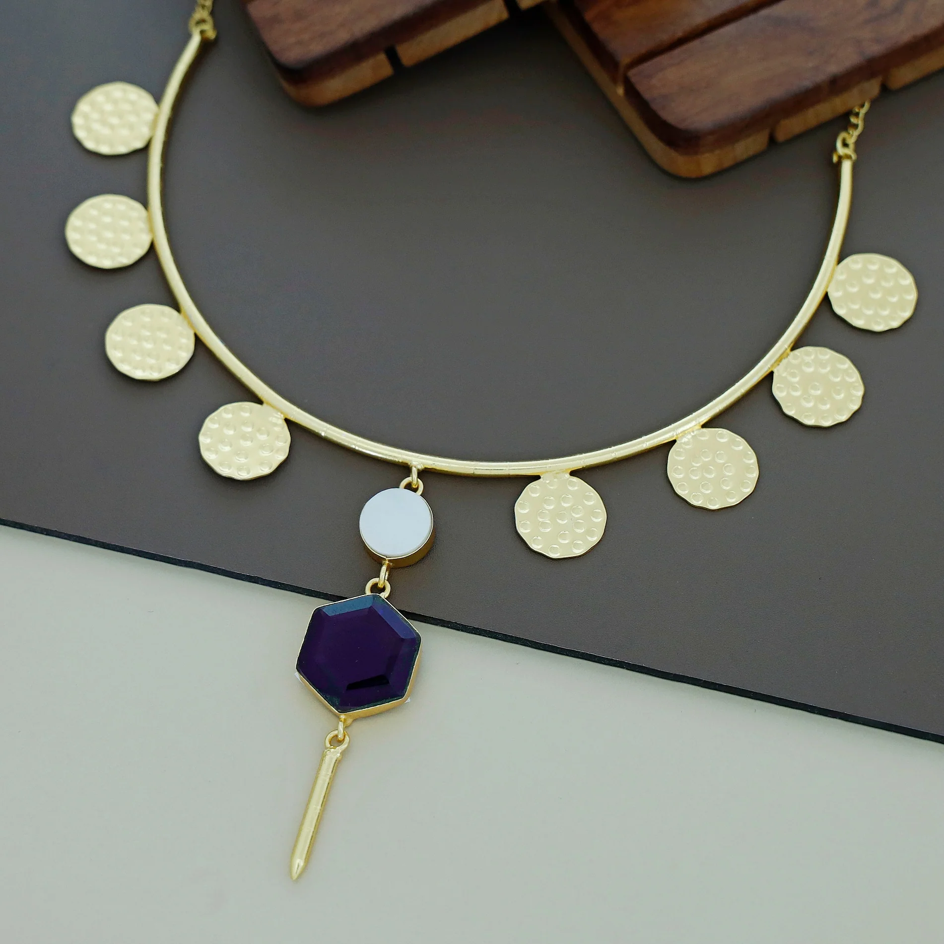 Lyla Golden Circle MOP + Glossy Neck Cuff - Image 3