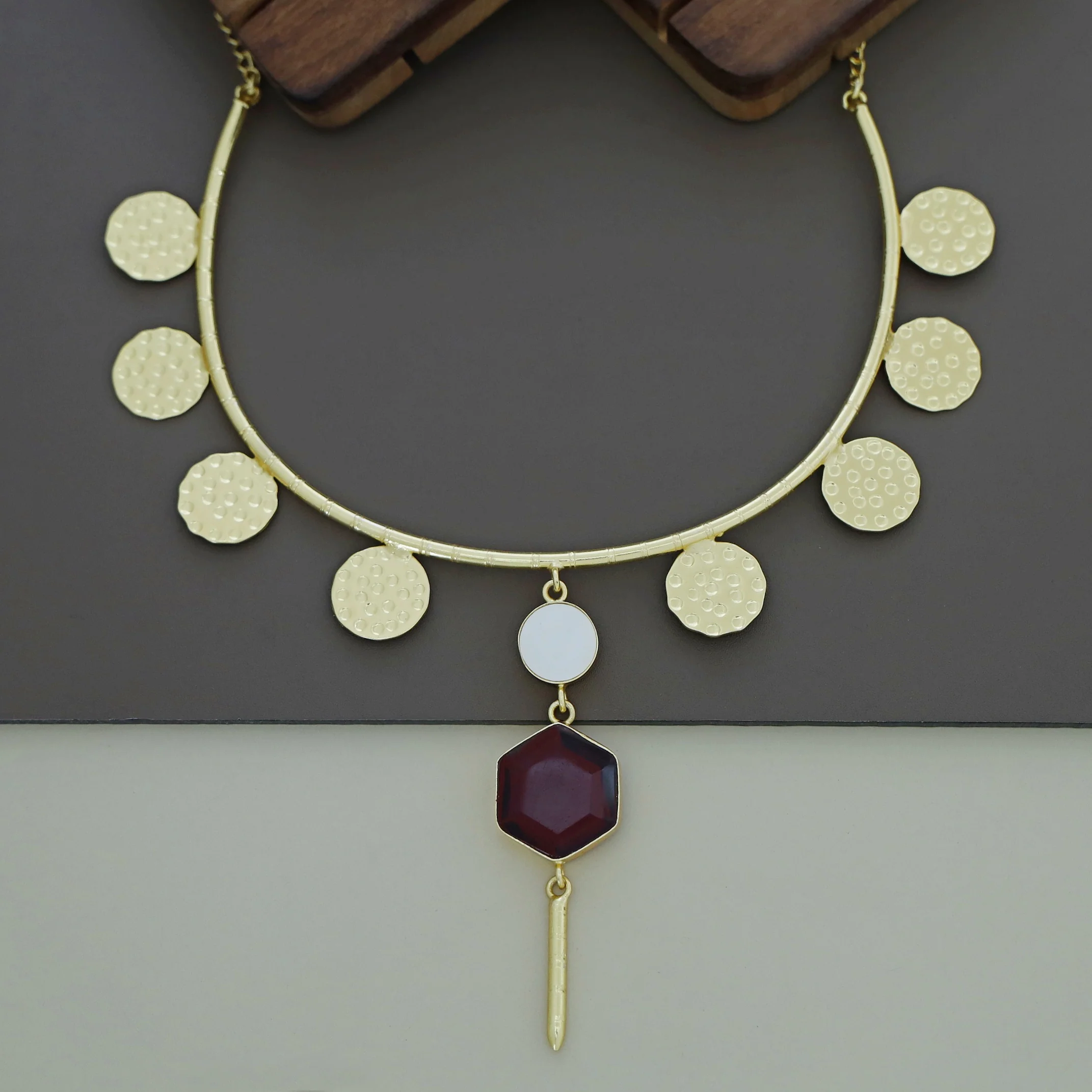 Lyla Golden Circle MOP + Glossy Neck Cuff - Image 6