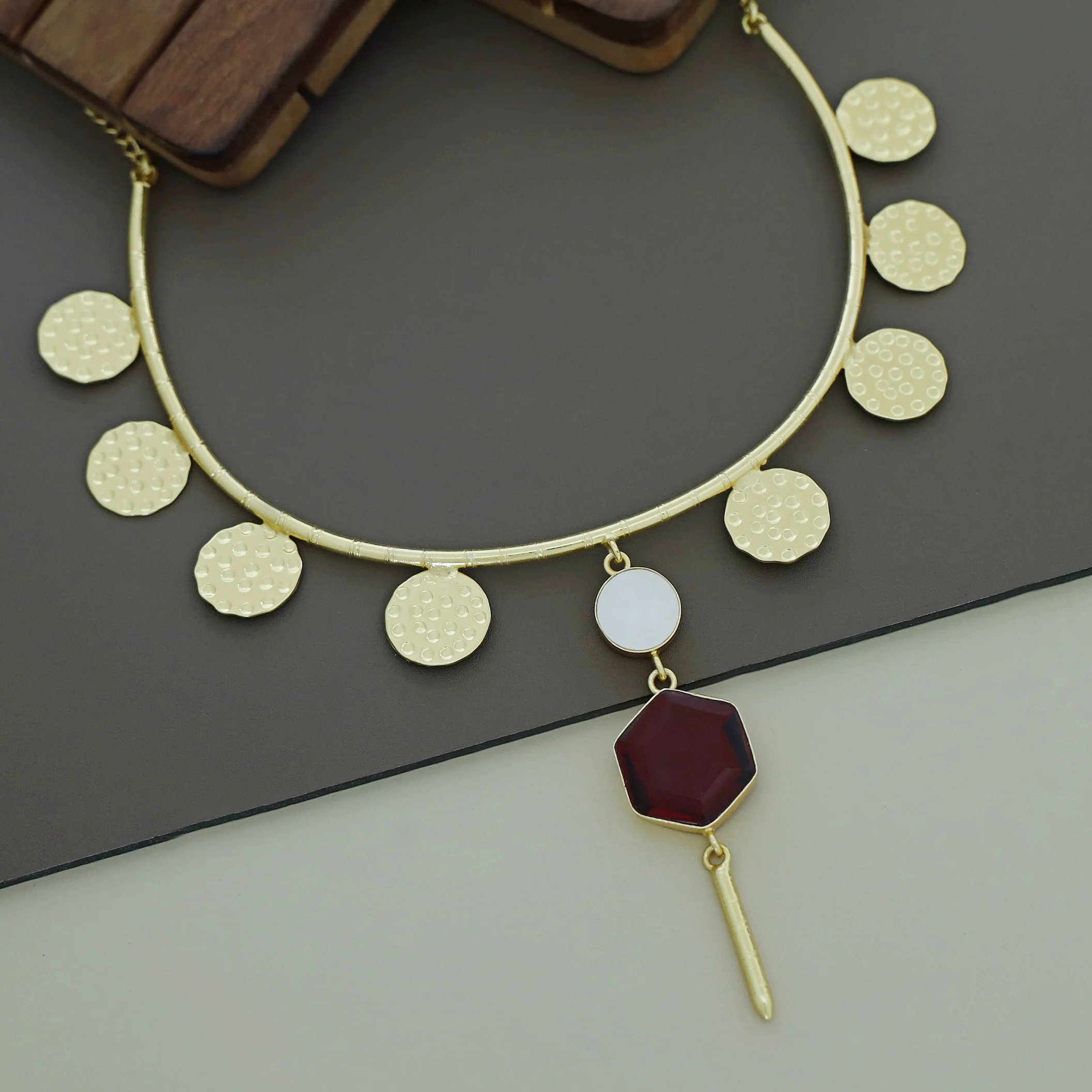 Lyla Golden Circle MOP + Glossy Neck Cuff - Image 8