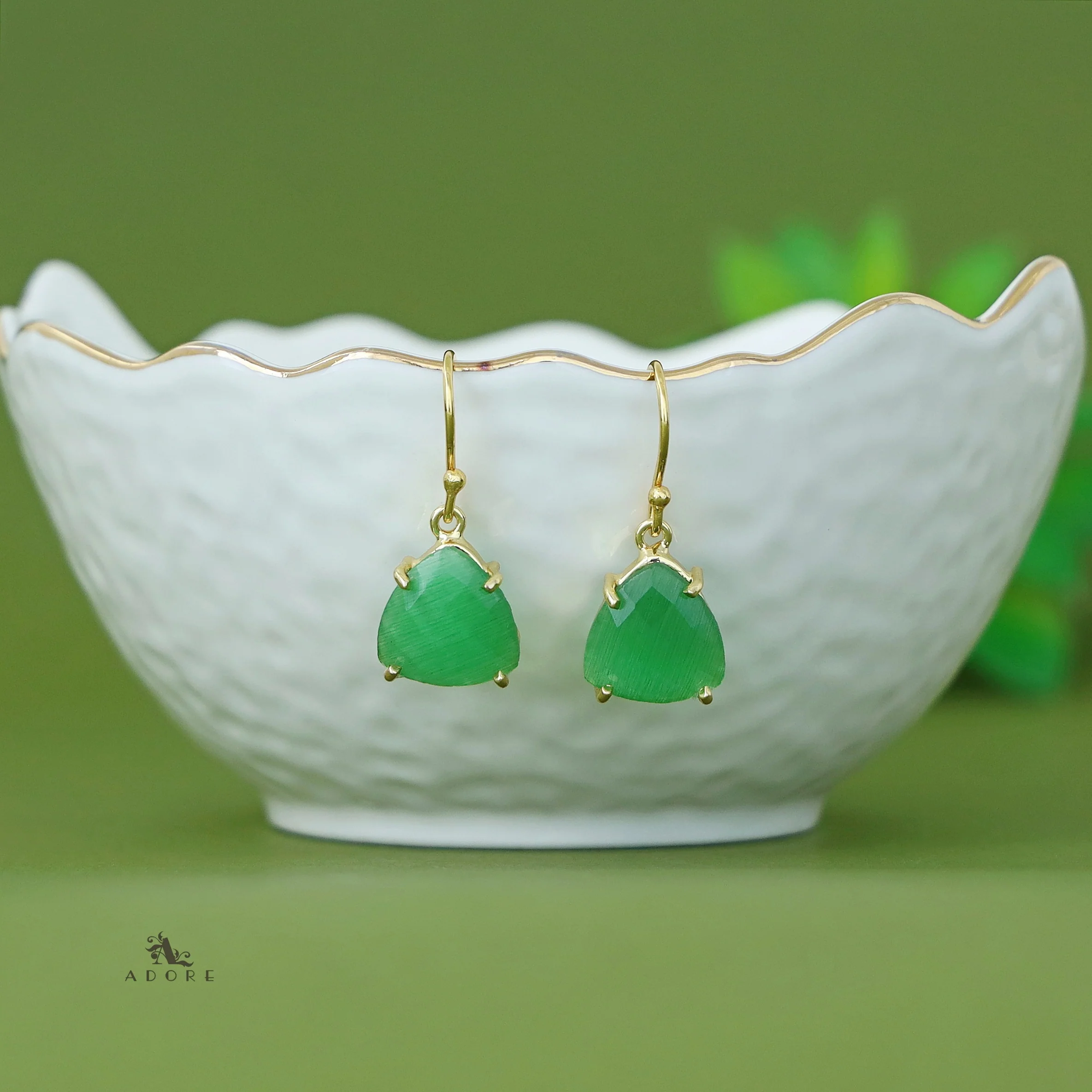 Lyra Curvy Triangle Claw Drop - Image 18