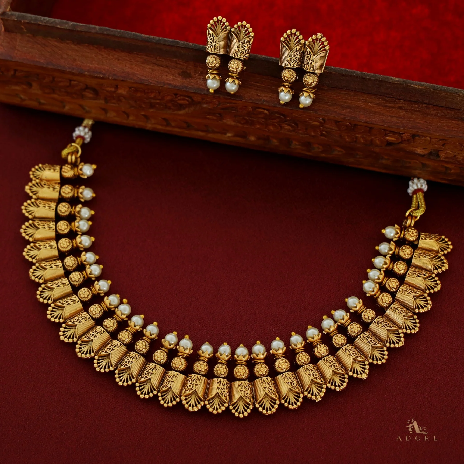 Maadhavi Pearl Box Short Neckpiece with Earring - Image 3