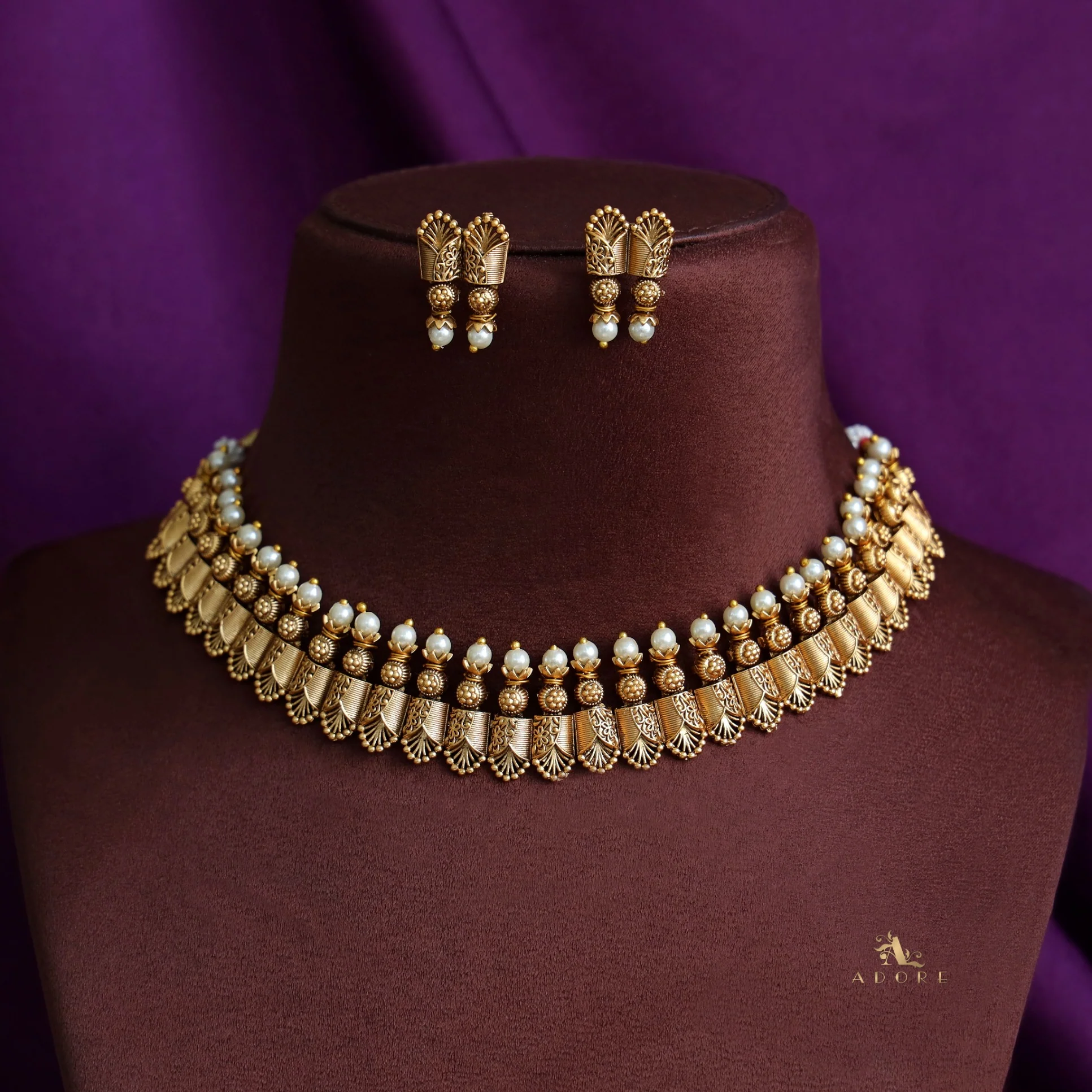 Maadhavi Pearl Box Short Neckpiece with Earring - Image 4