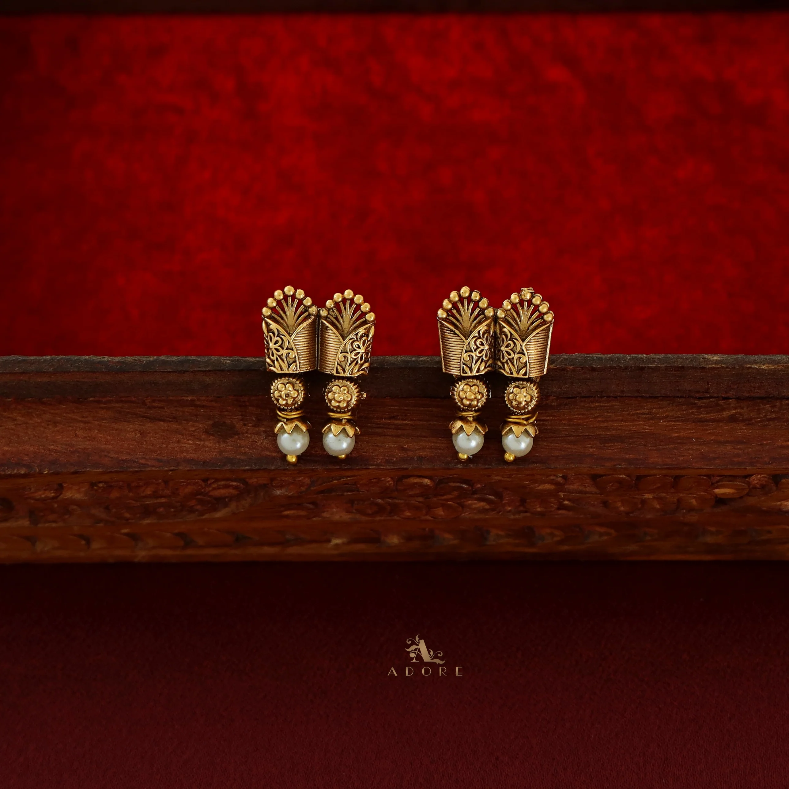 Maadhavi Pearl Box Short Neckpiece with Earring - Image 5
