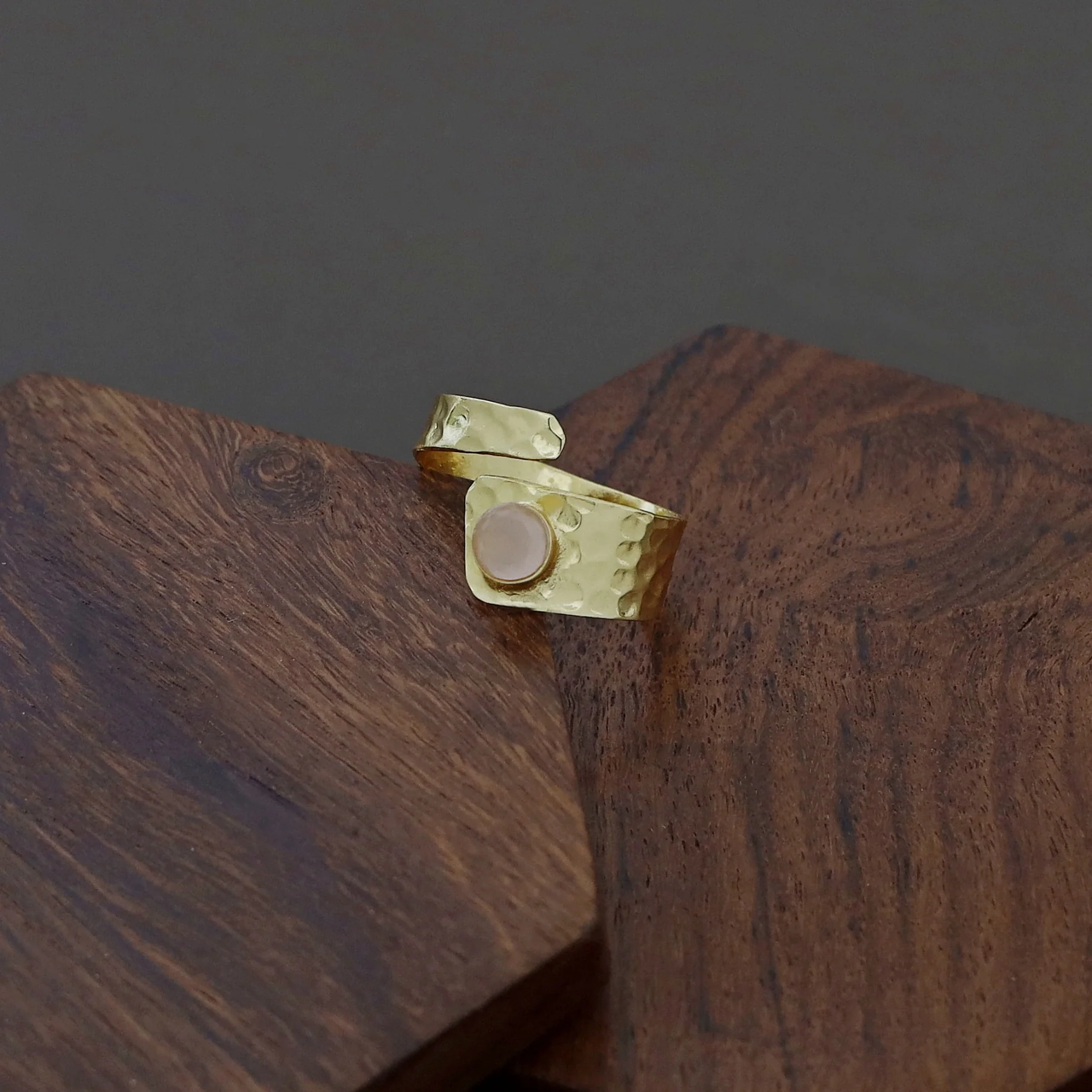 Maadhu Golden Hammered Glossy Ring - Image 3