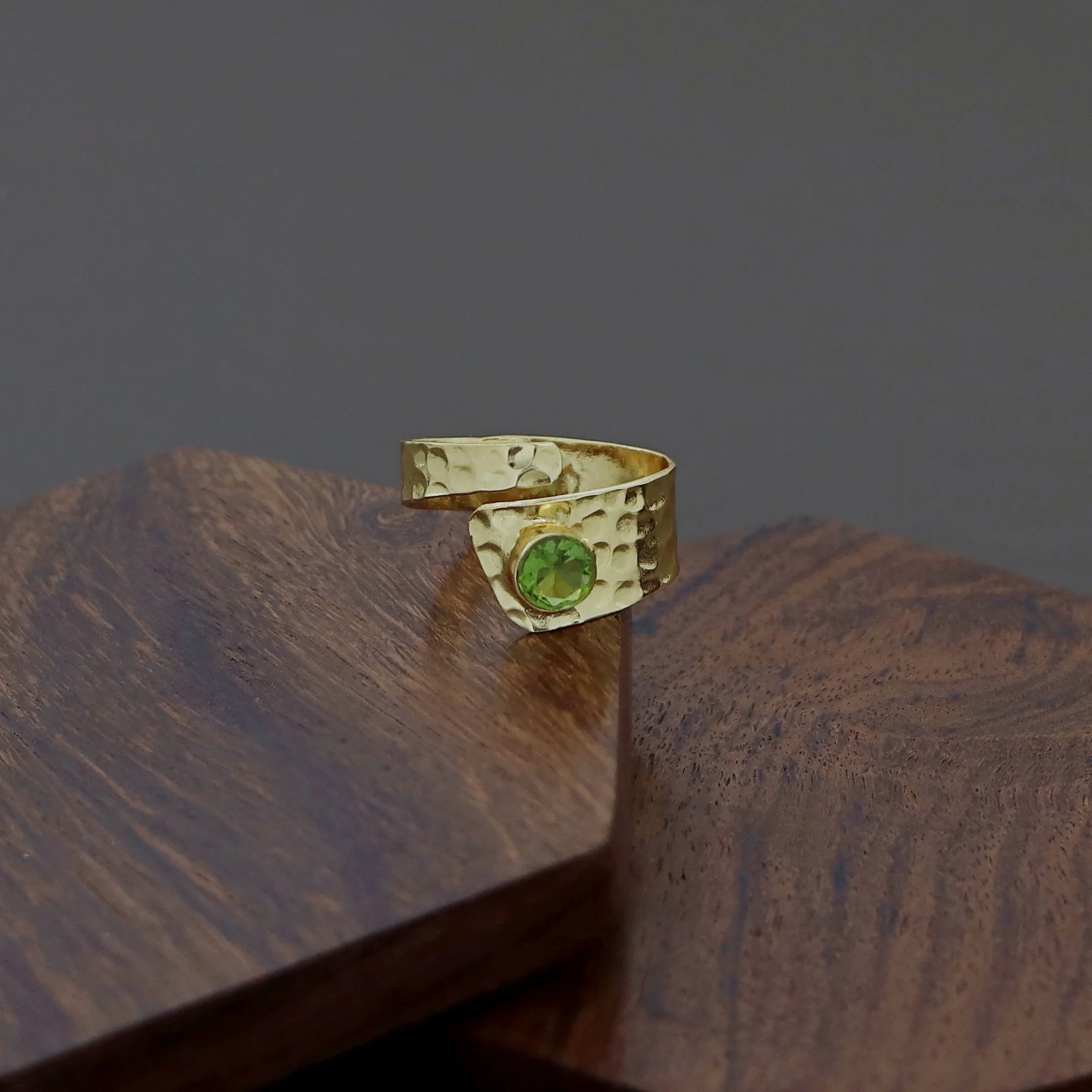Maadhu Golden Hammered Glossy Ring - Image 4