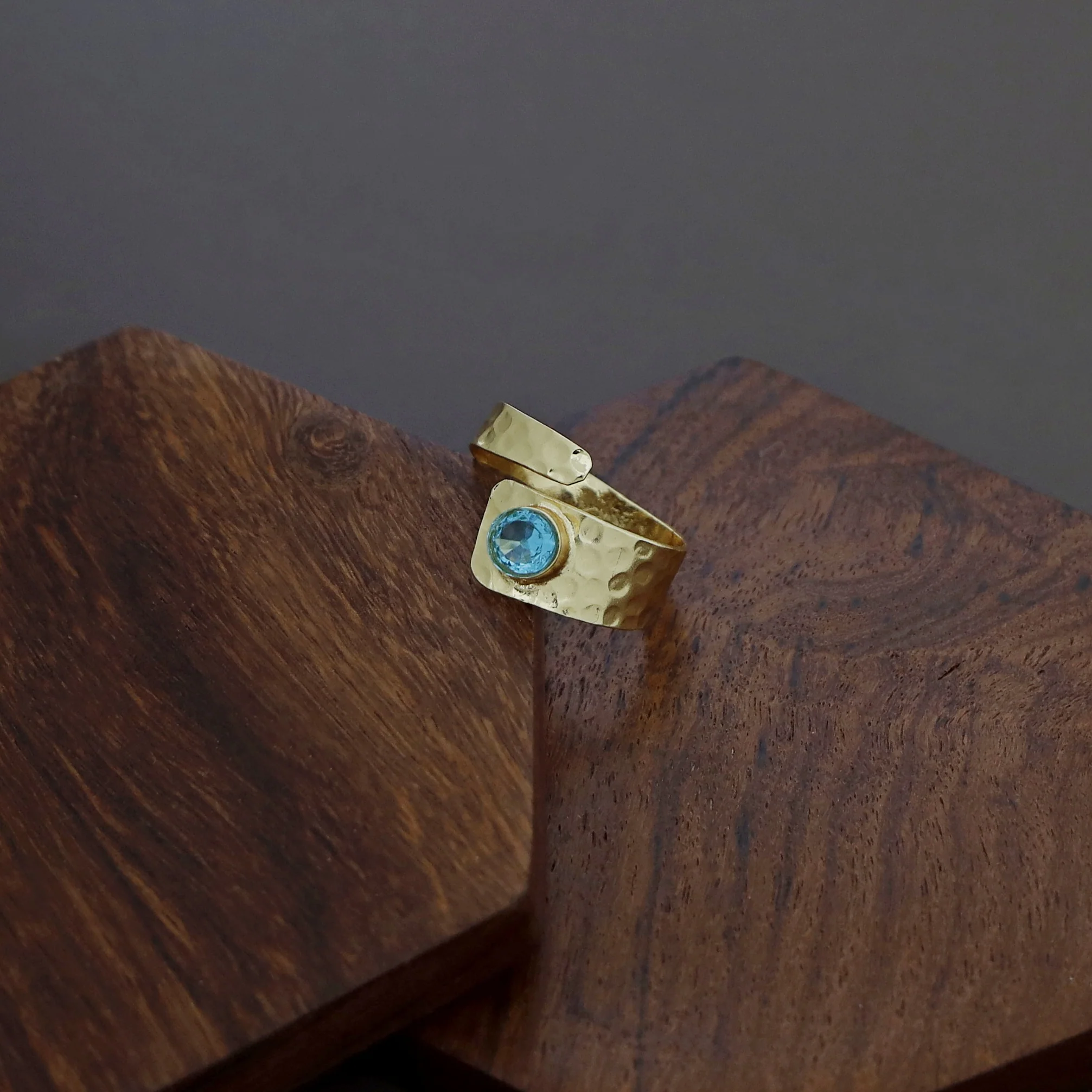 Maadhu Golden Hammered Glossy Ring - Image 5