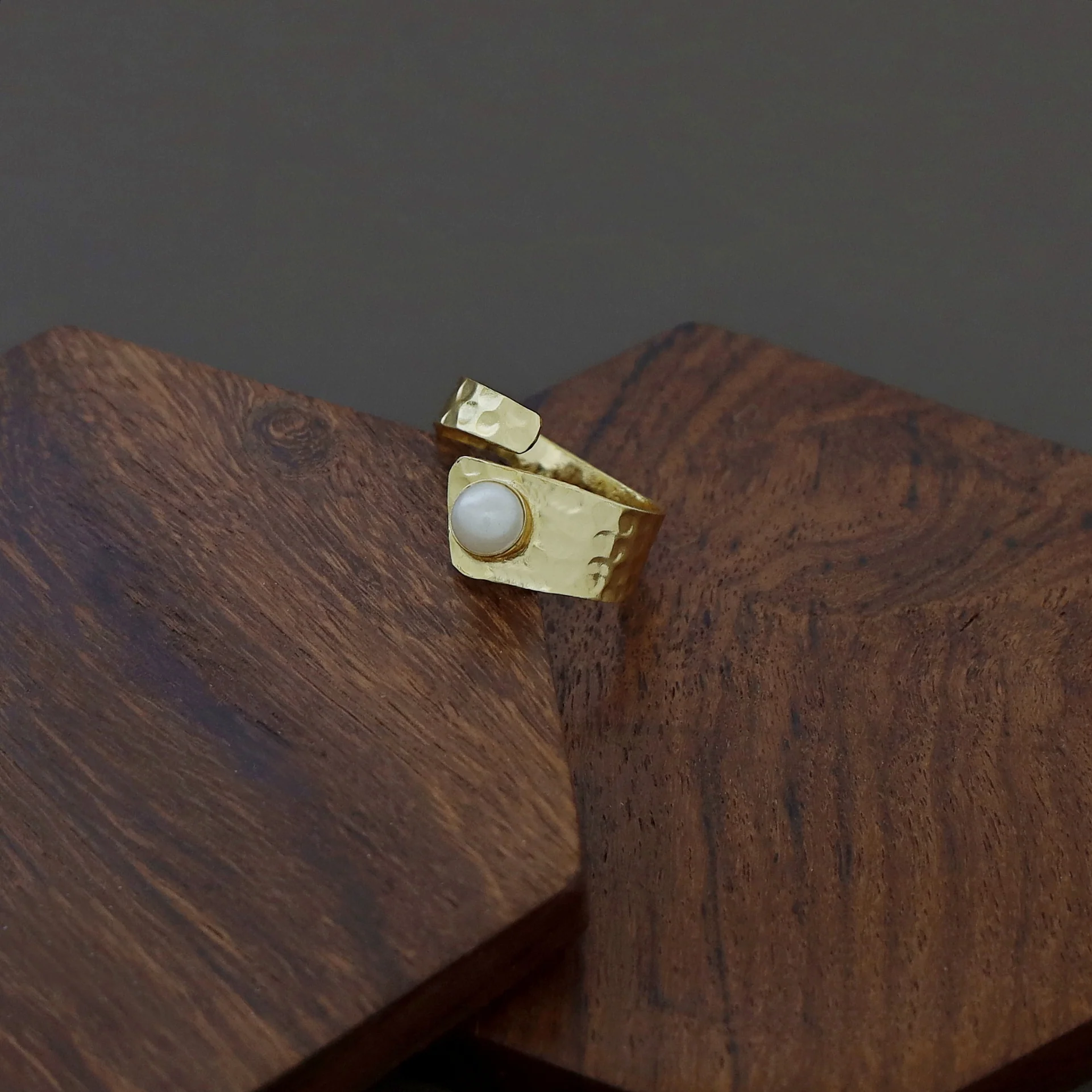 Maadhu Golden Hammered Glossy Ring - Image 7