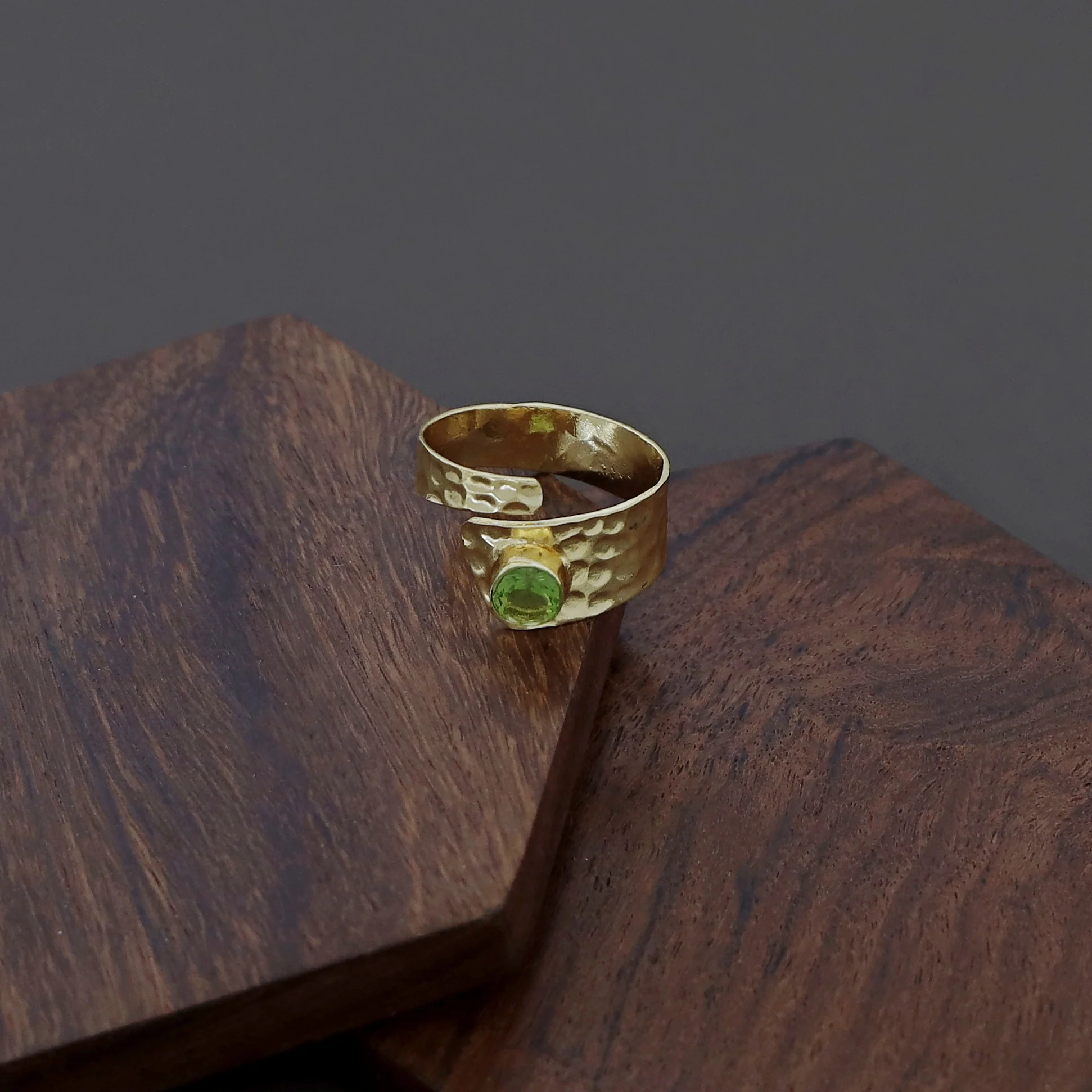 Maadhu Golden Hammered Glossy Ring - Image 9