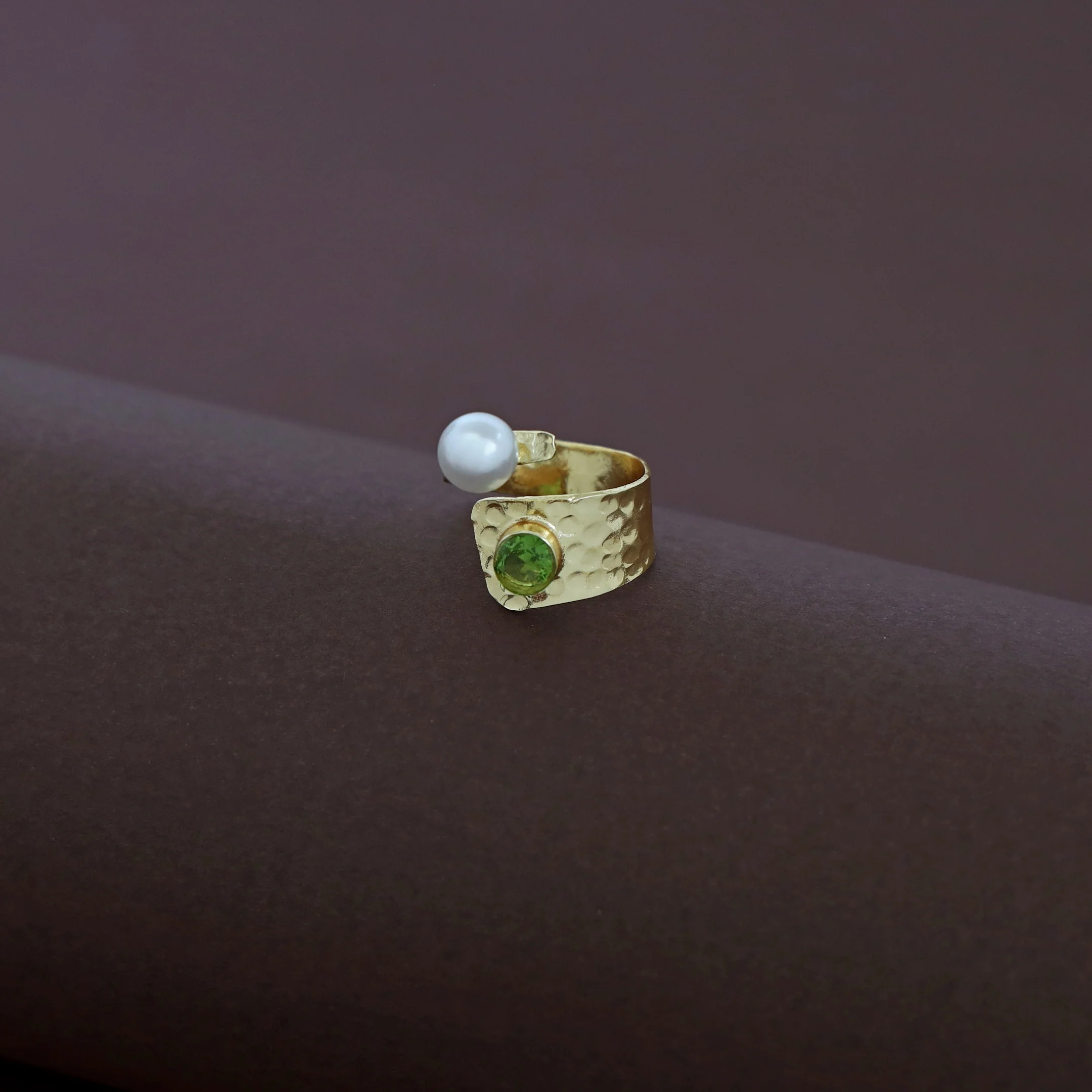 Maadhu Golden Hammered Pearl Glossy Ring - Image 11
